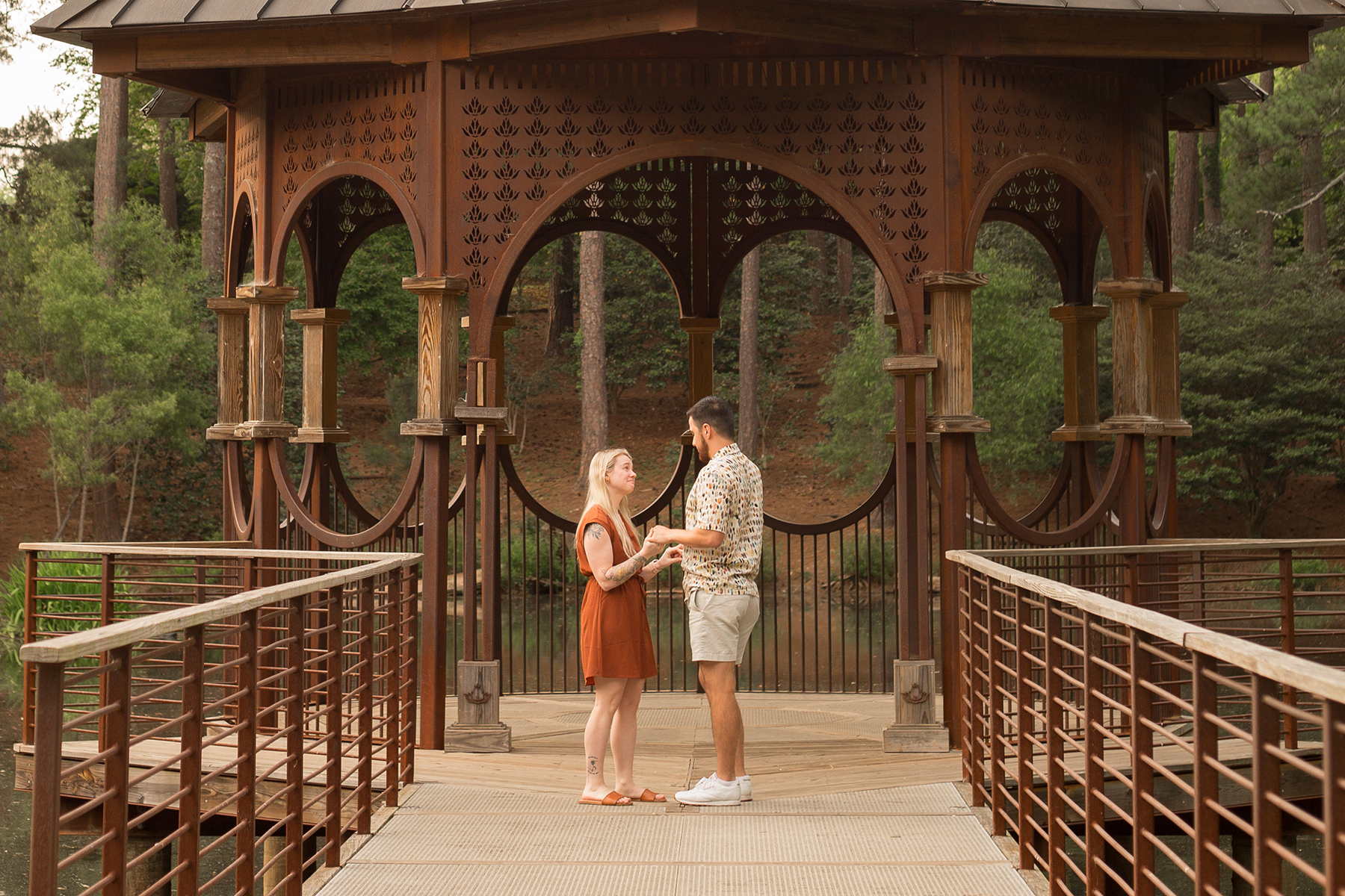 Engagement photos in South Carolina Botanical Gardens | Christine Scott Photography