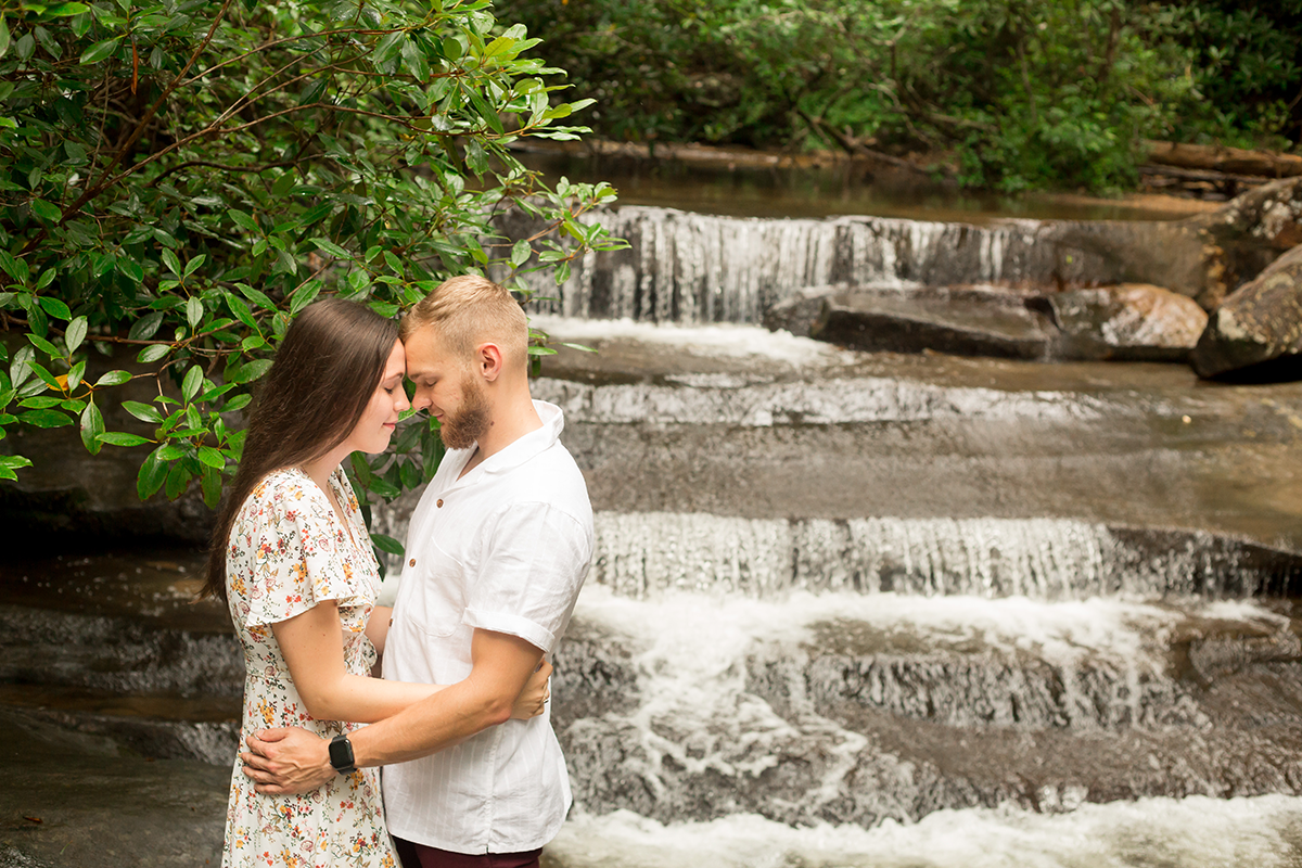 Engagement photos at Table Rock State Park | Christine Scott Photography