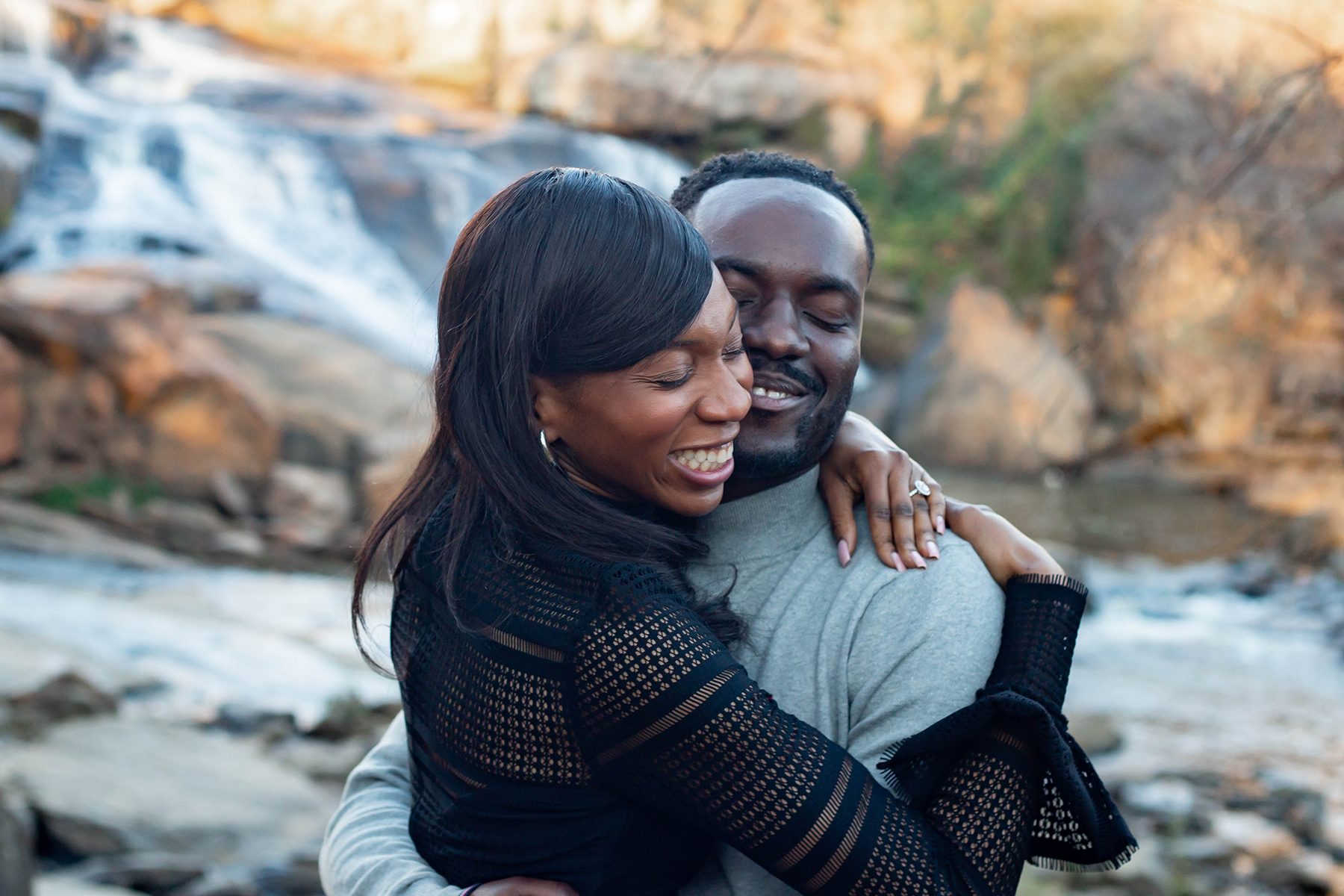 Engagement photos in Falls Park | Christine Scott Photography