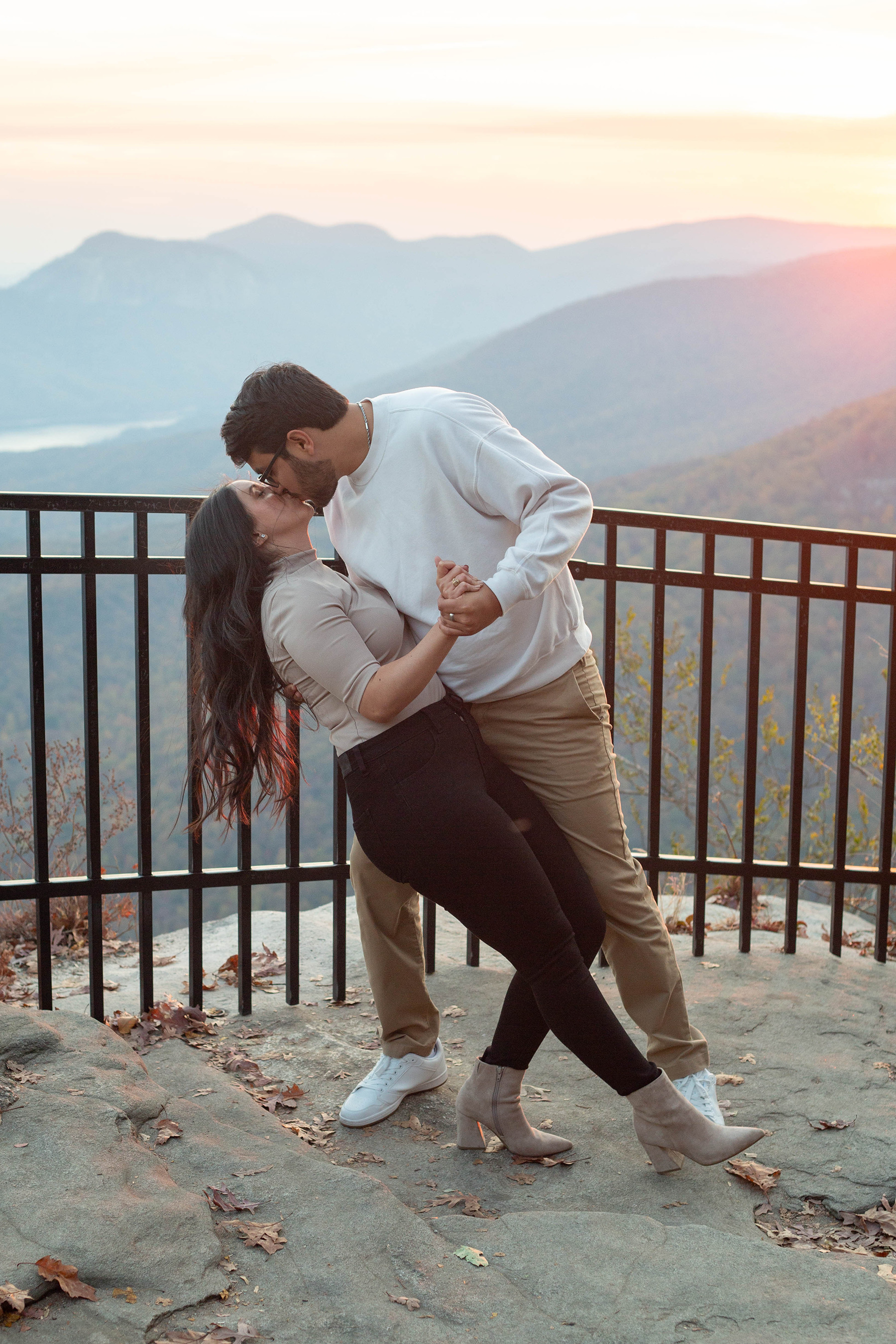 Engagement photos in Greenville, SC | Christine Scott Photography