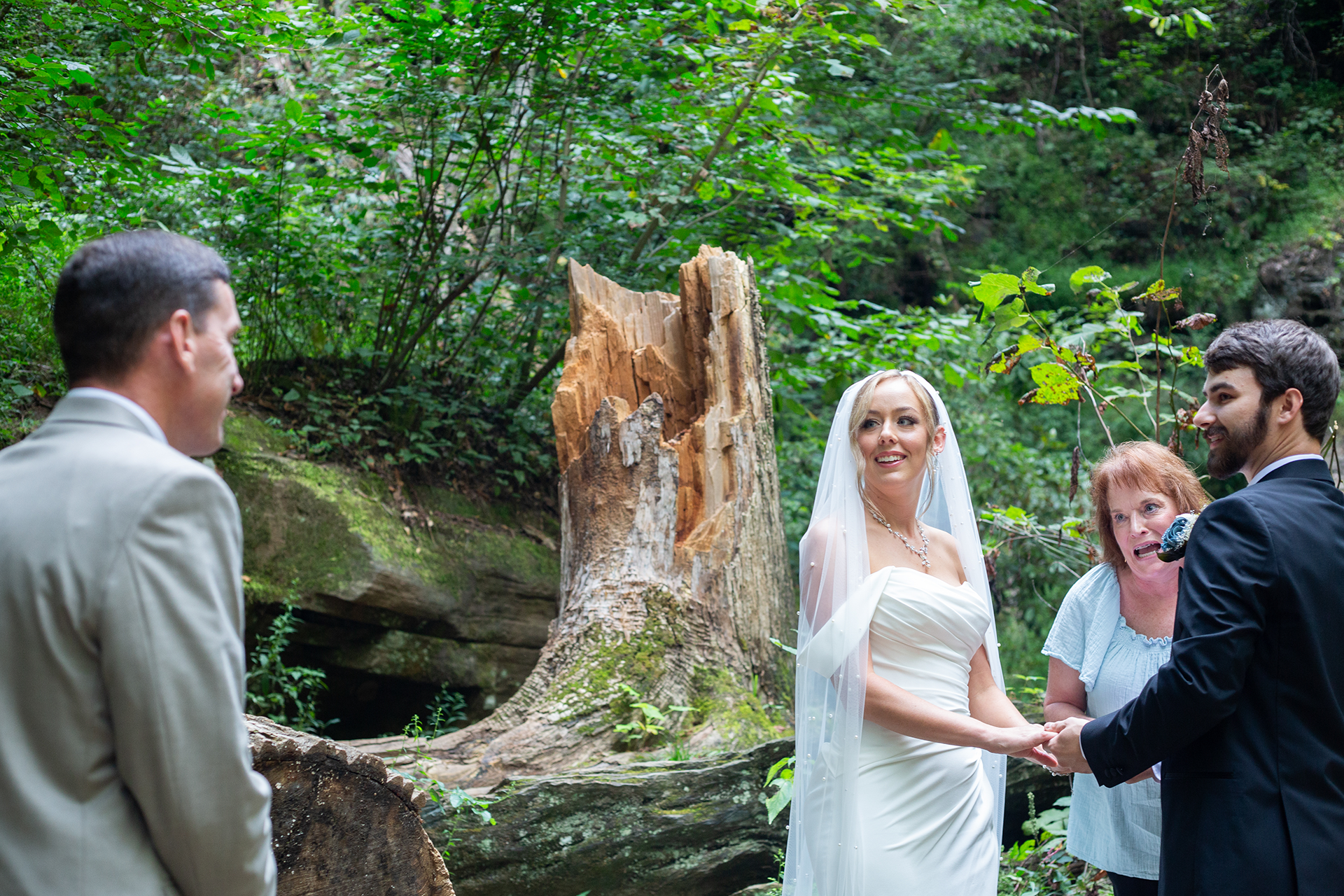 Waterfall elopement in South Carolina | Christine Scott Photography