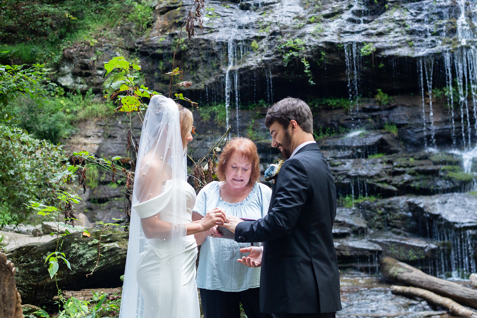 Elopement photographer in South Carolina | Christine Scott PhotographyWaterfall elopement in South Carolina | Christine Scott Photography