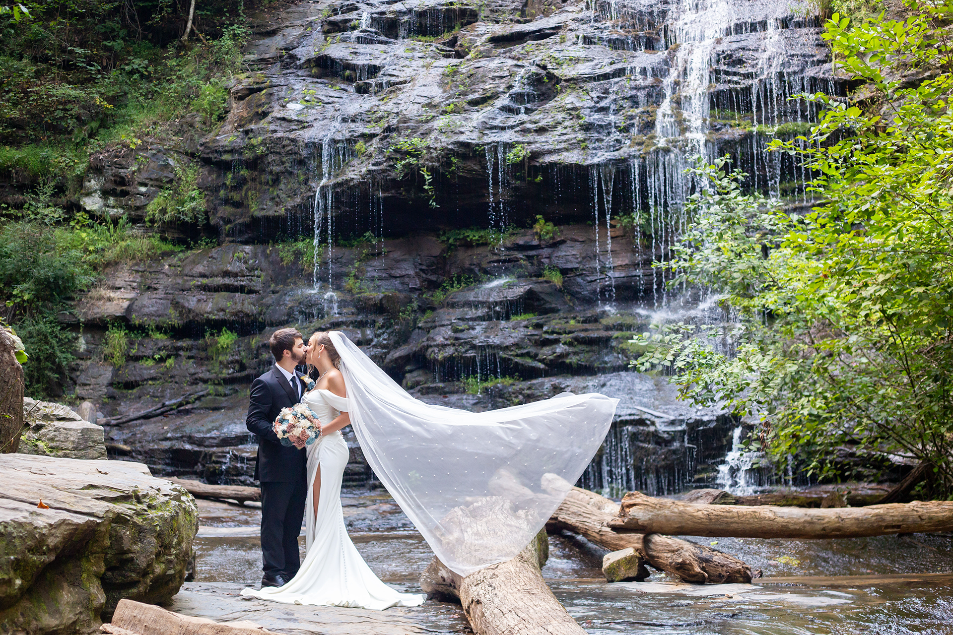 Waterfall elopement in South Carolina | Christine Scott Photography