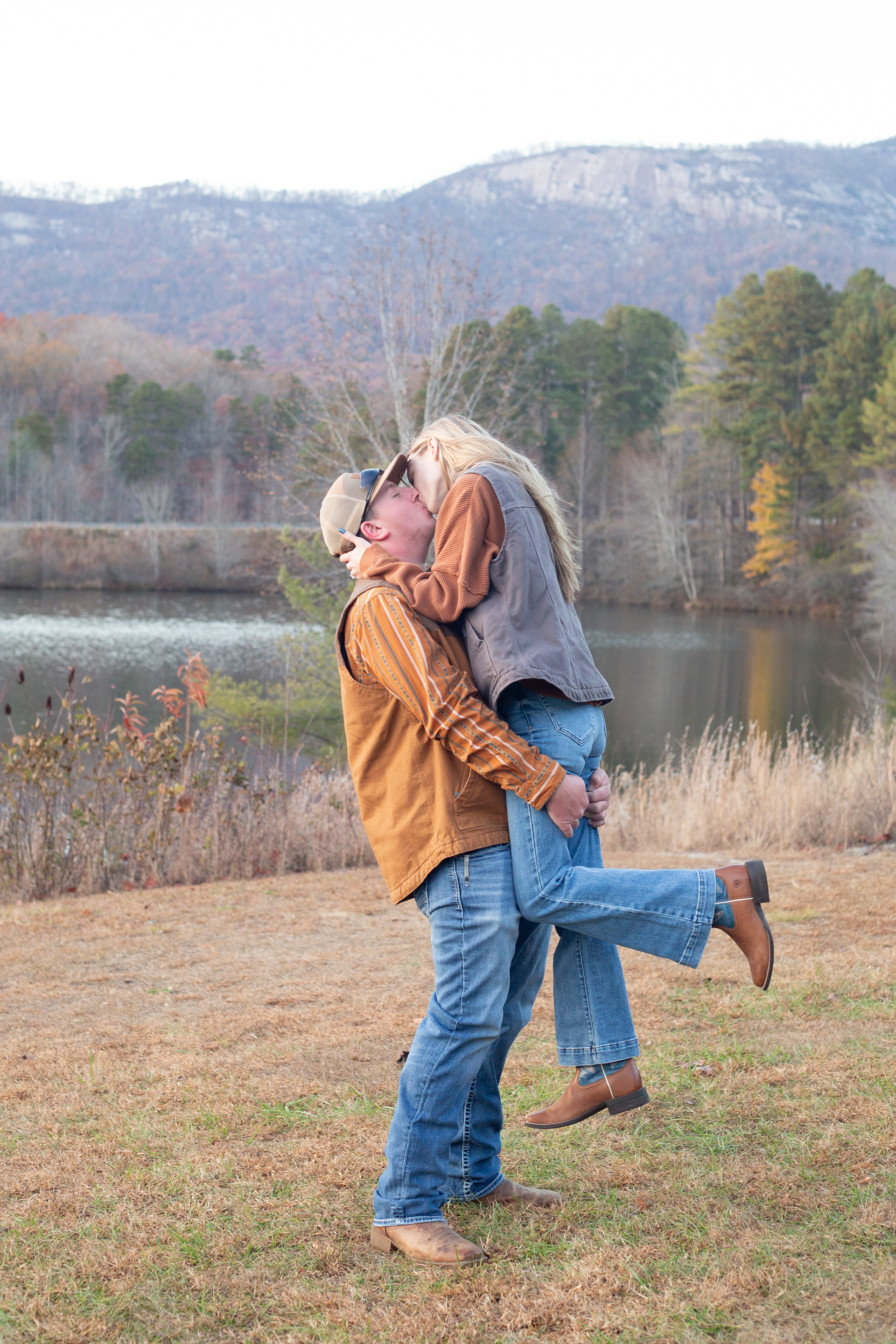Engagement photos at Table Rock State Park | Christine Scott Photography