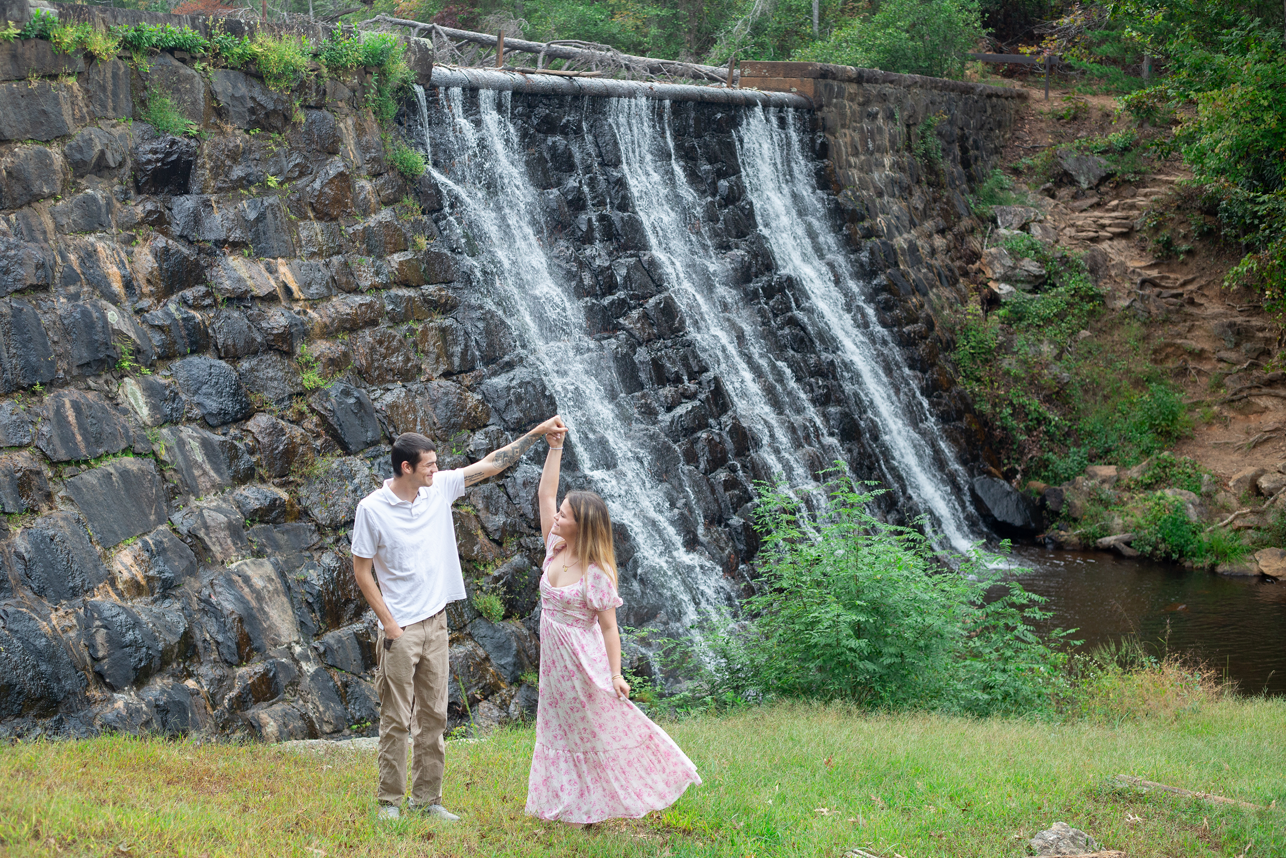 Engagement photos in upstate South Carolina | Christine Scott Photography