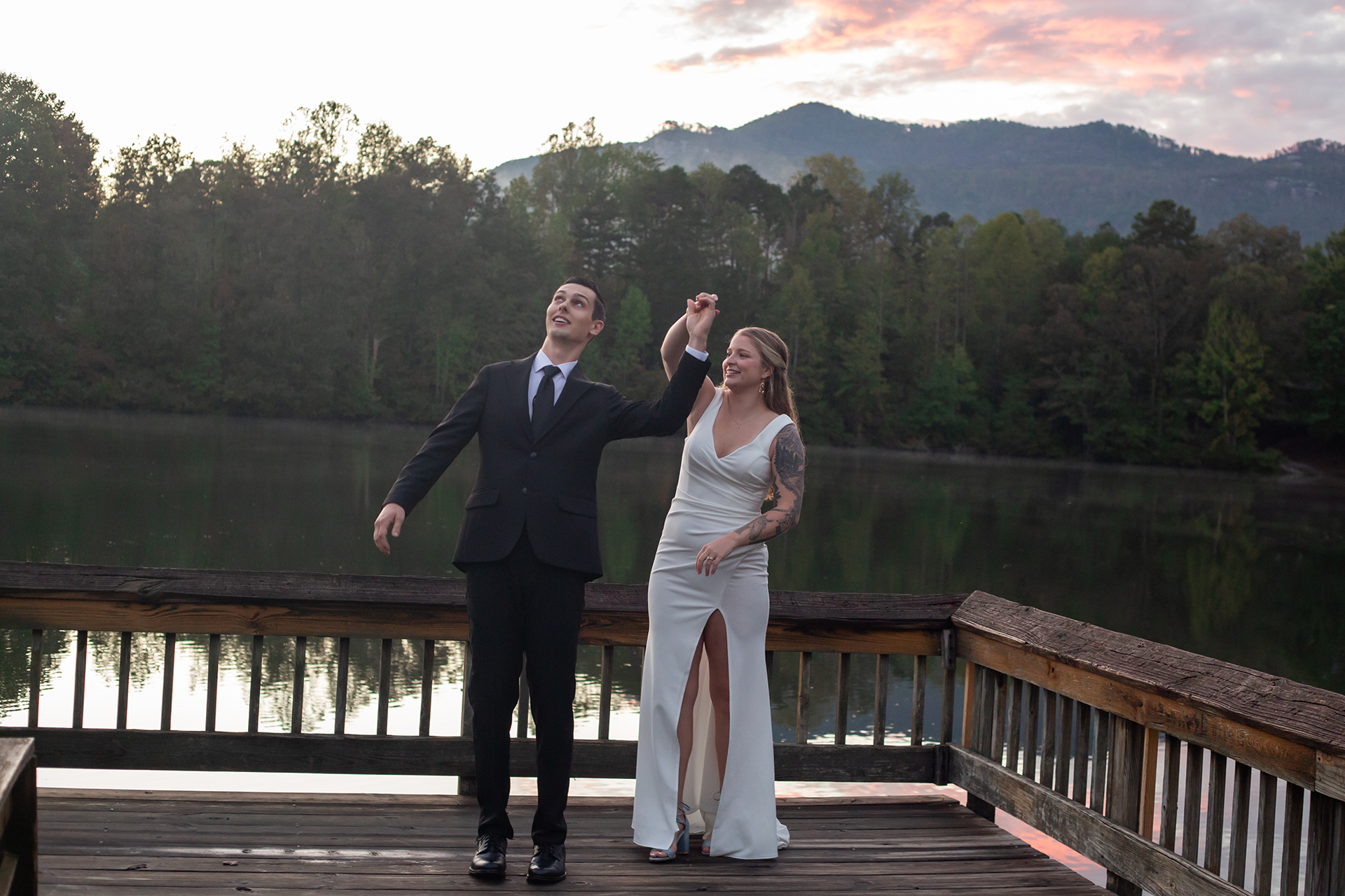 Elopement photos at Table Rock State Park | Christine Scott Photography