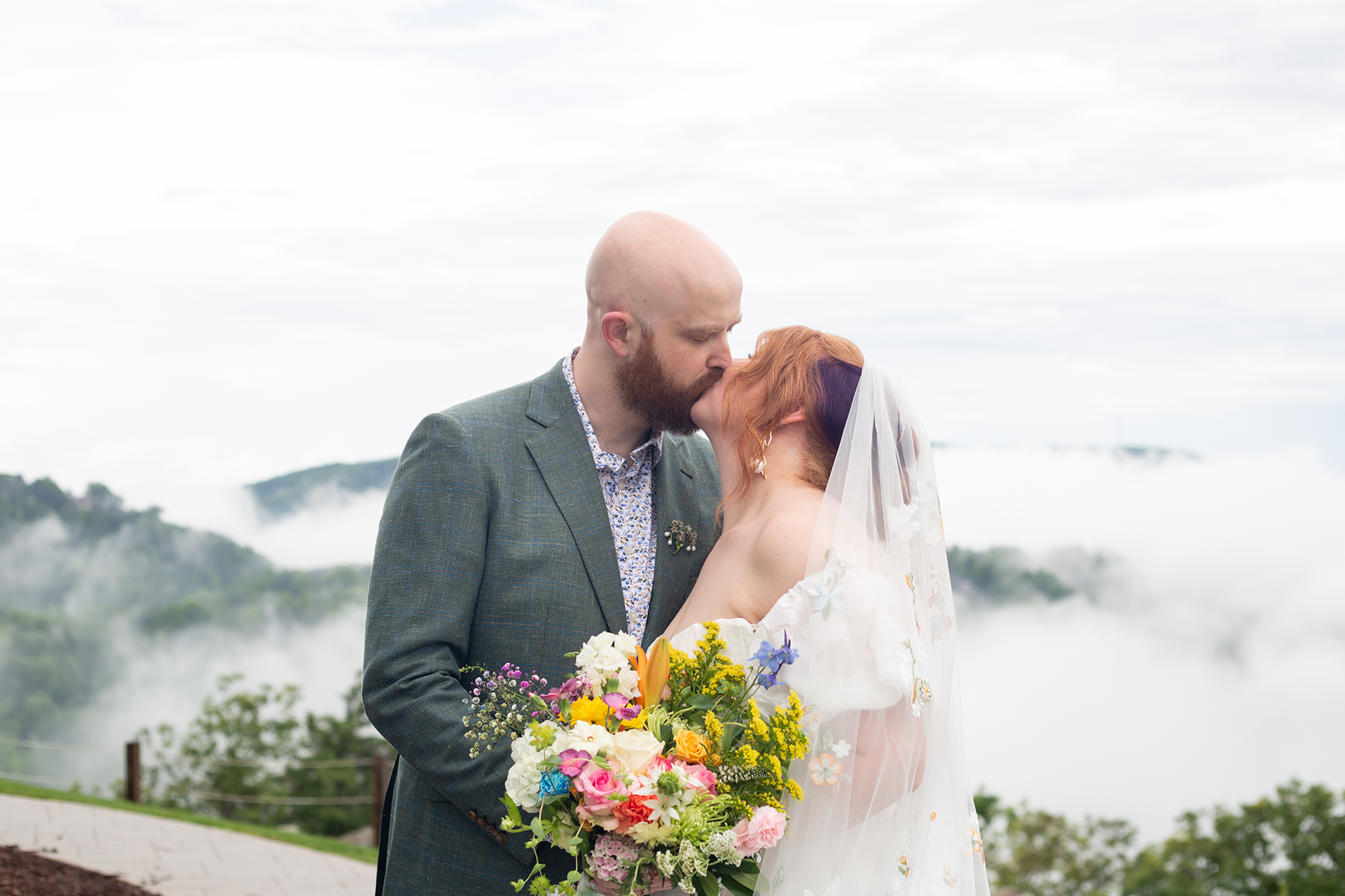 Cliffs at Glassy Chapel Wedding | Madison &amp; Charles