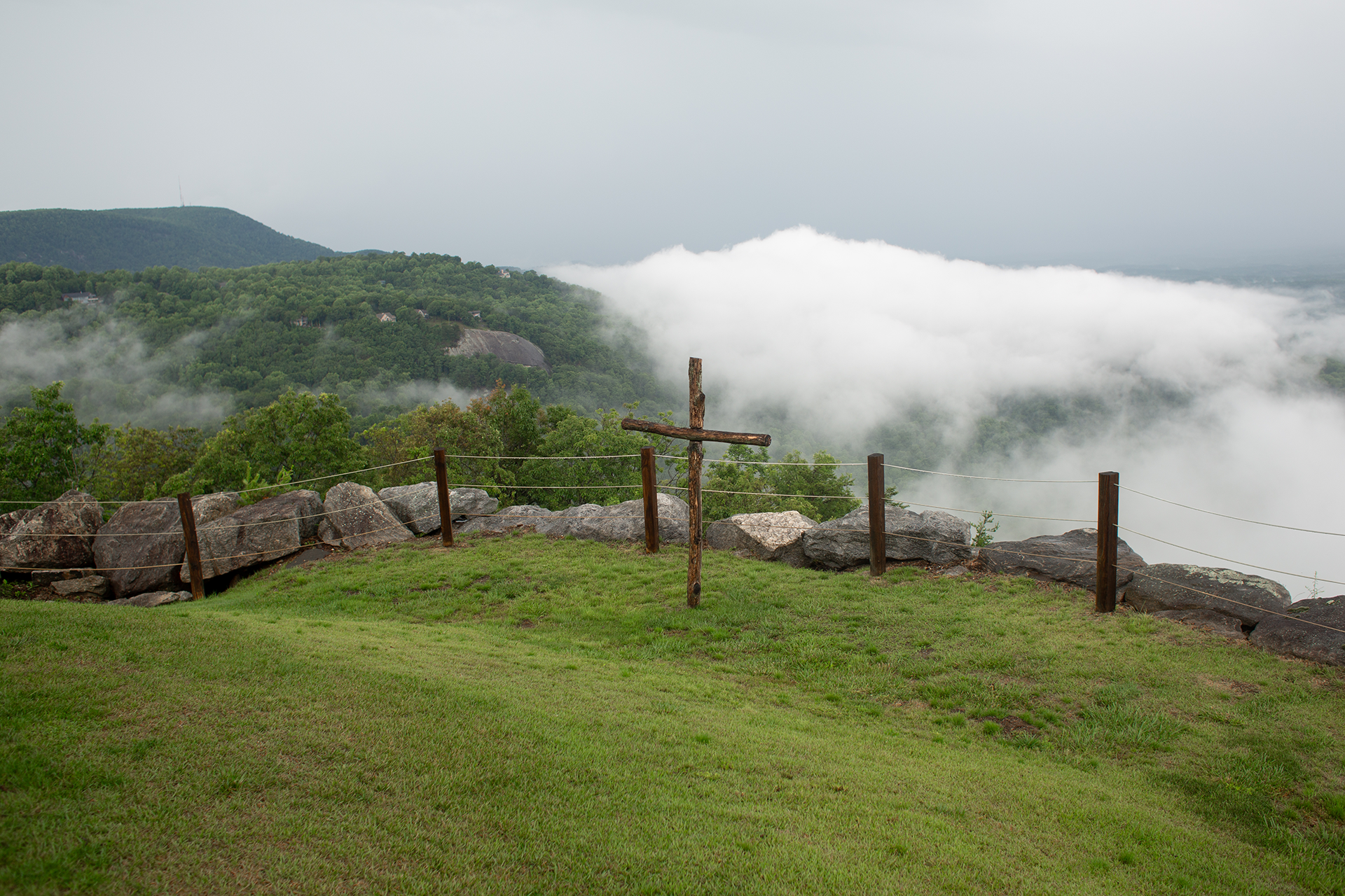 Wedding at Cliffs at Glassy Chapel | Christine Scott Photography