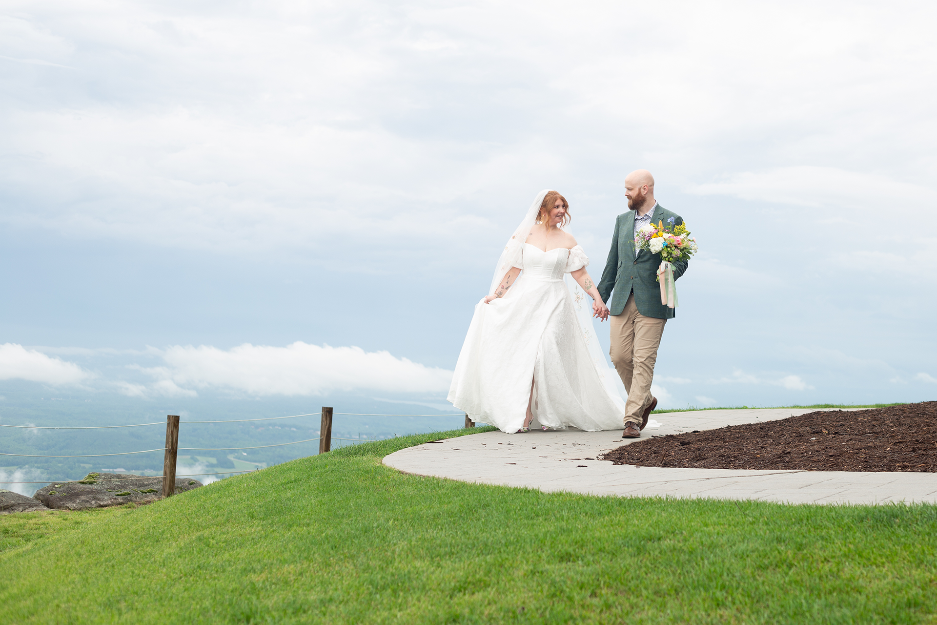 Wedding at Cliffs at Glassy Chapel | Christine Scott Photography
