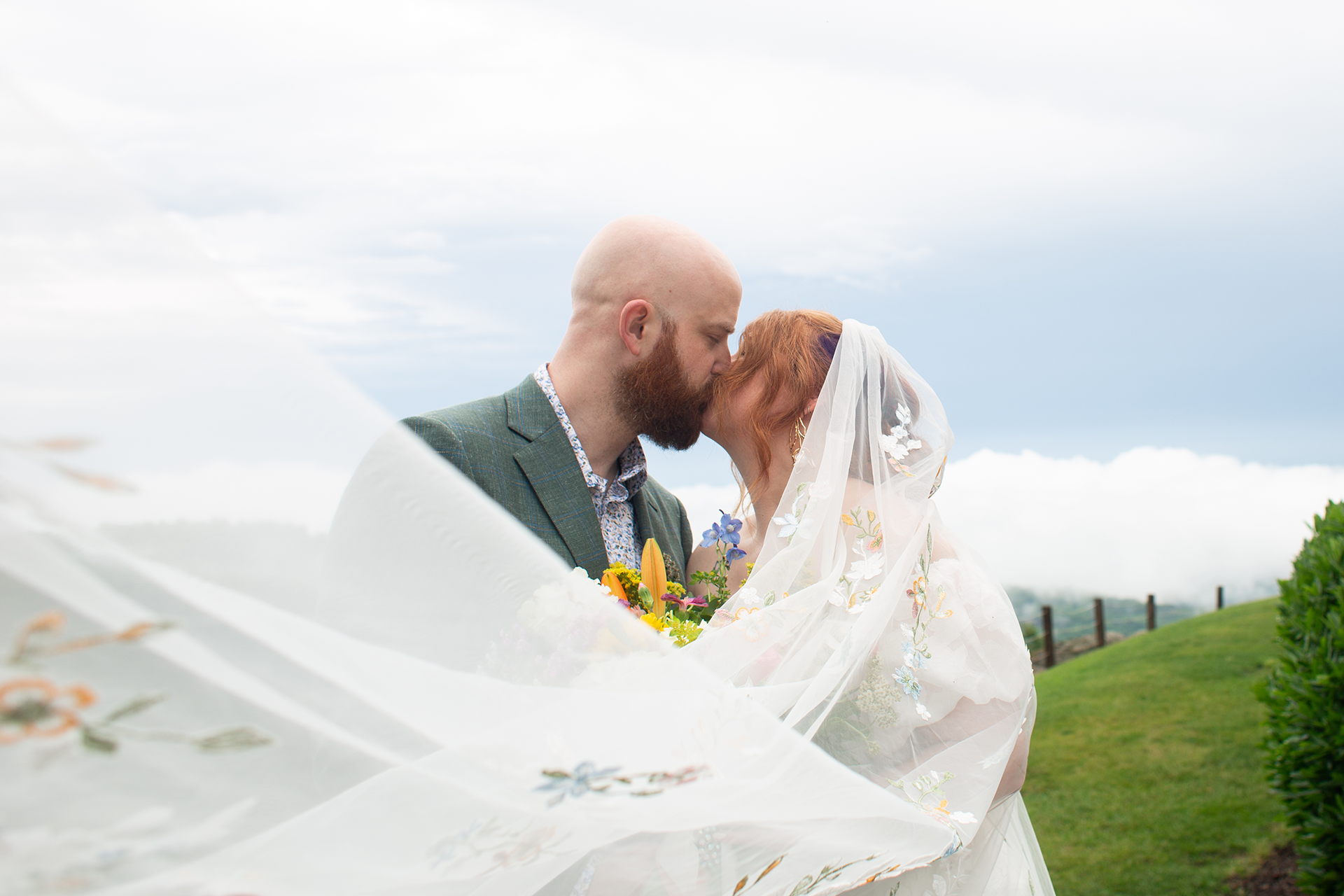 Wedding at Cliffs at Glassy Chapel | Christine Scott Photography