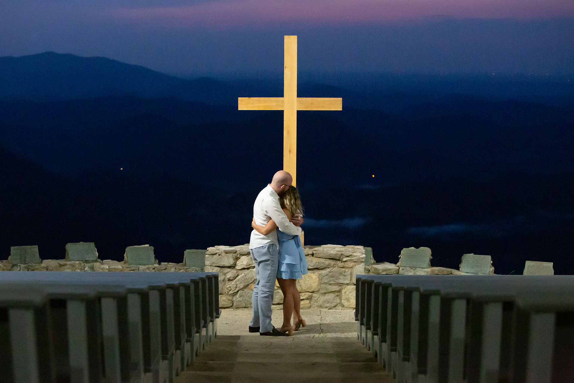Engagement photos at Symmes Chapel | Christine Scott Photography