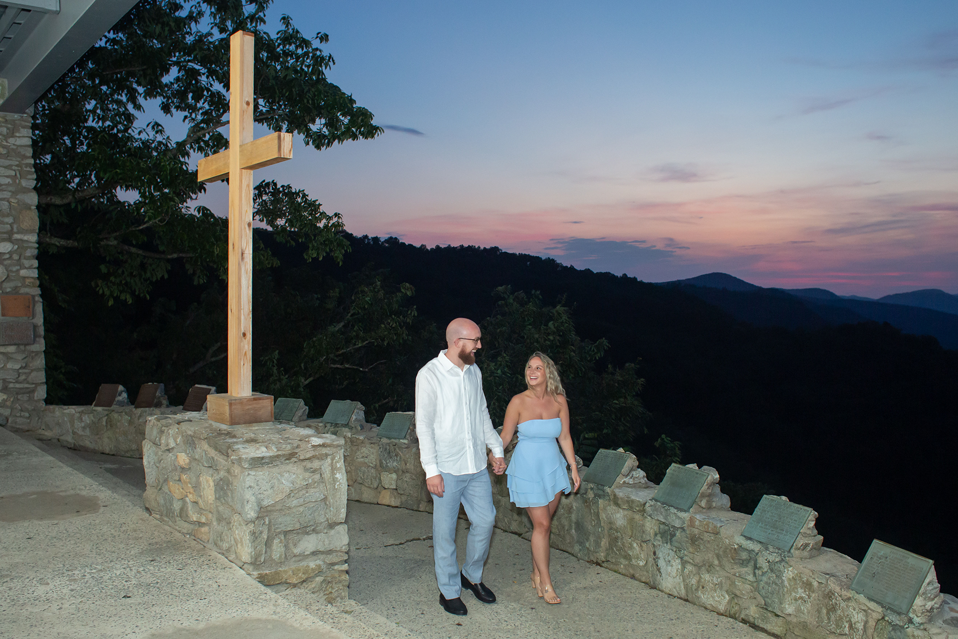Engagement photos at Pretty Place | Christine Scott Photography