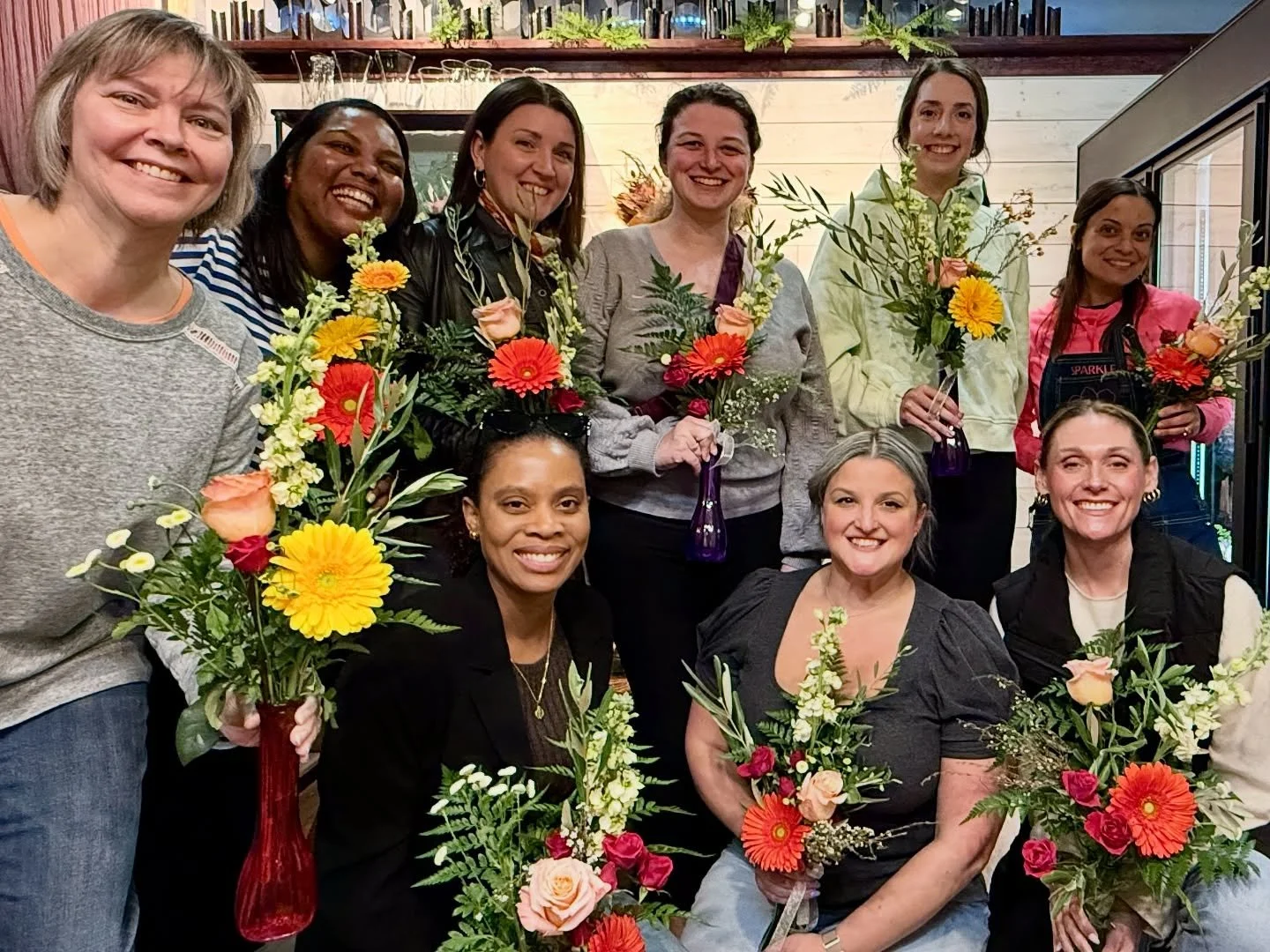 Last night, these badass women and I met up at @sparkleonpark for a bud vase making class. I learned so much from these gorgeous ladies, Ari and Amanda, our teachers. I mean, can you even stand it?? Thanks for the invite @queen_bee_17 and so happy to