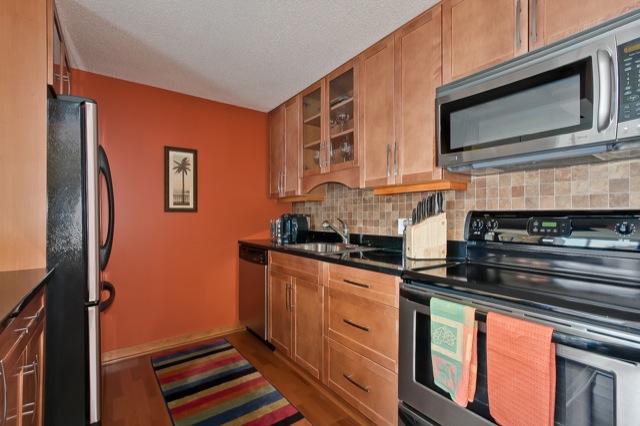 Kitchen2.jpg
