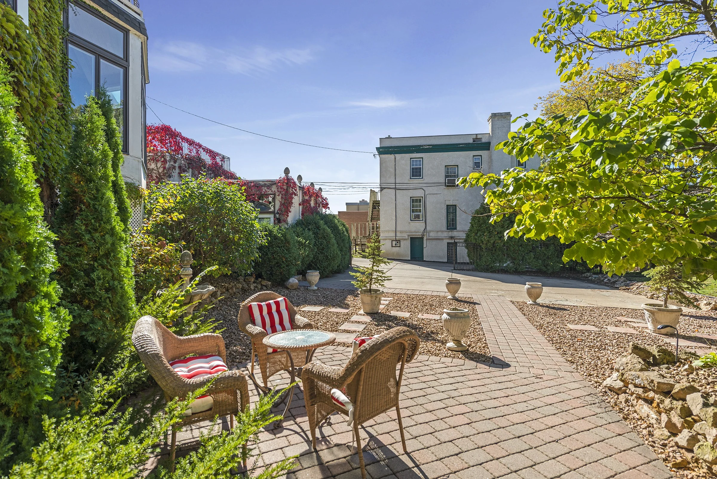 307Ridgewood#5_040.jpg