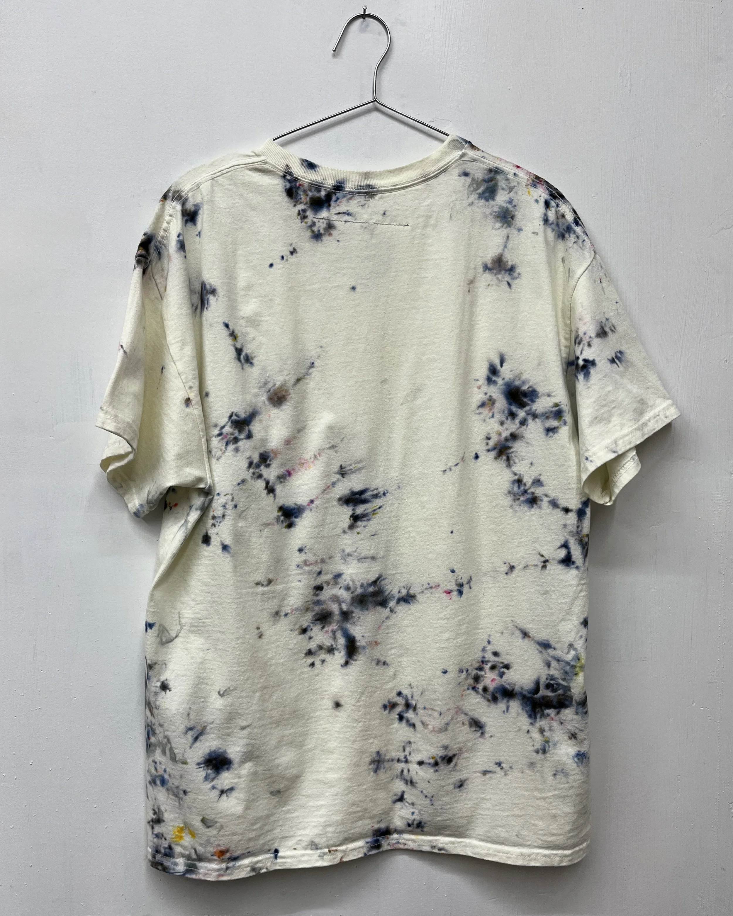 tshirt_lightworker_L_back.jpg
