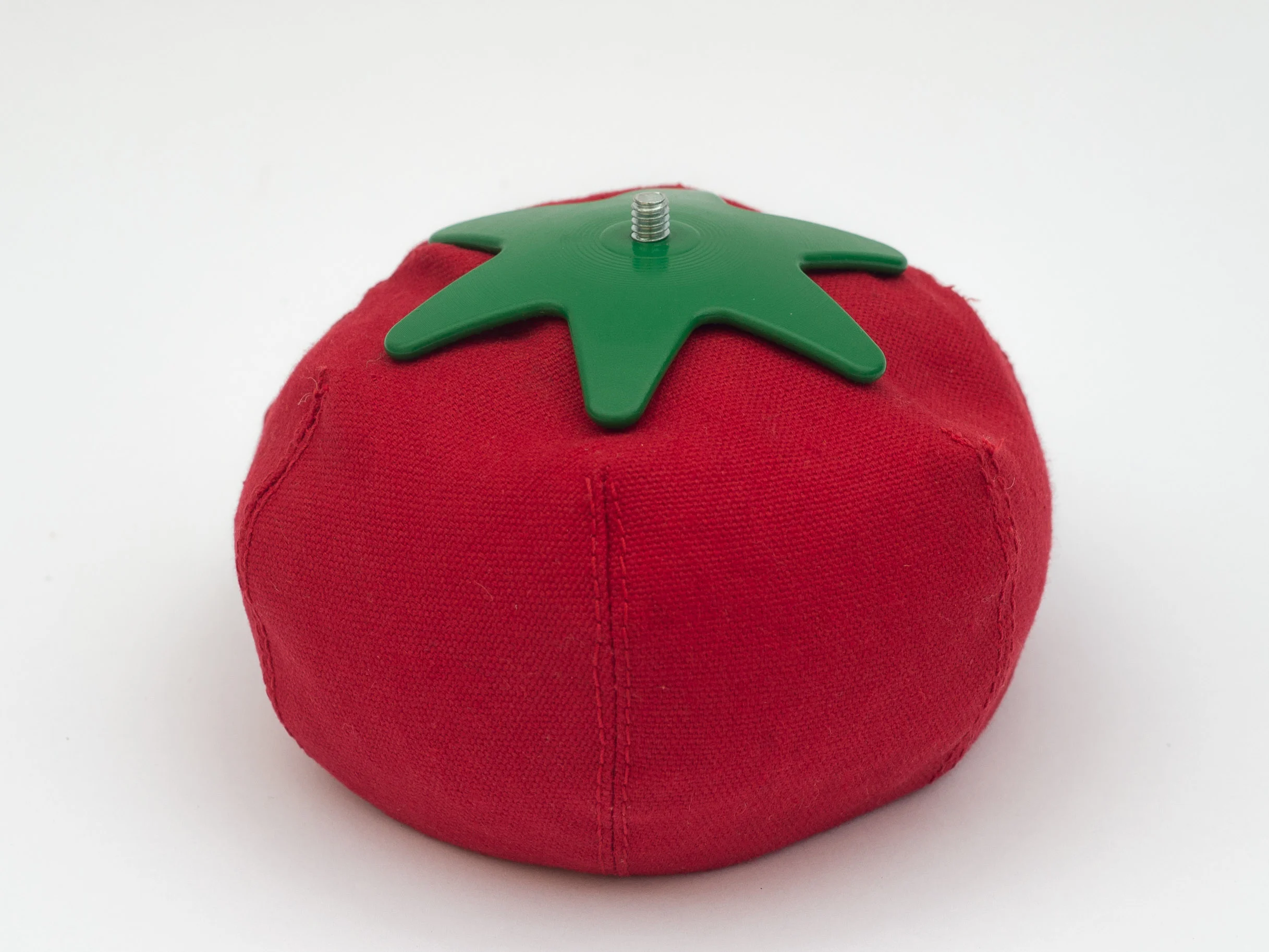 The Heirloom body is made of a single piece of red Cordura