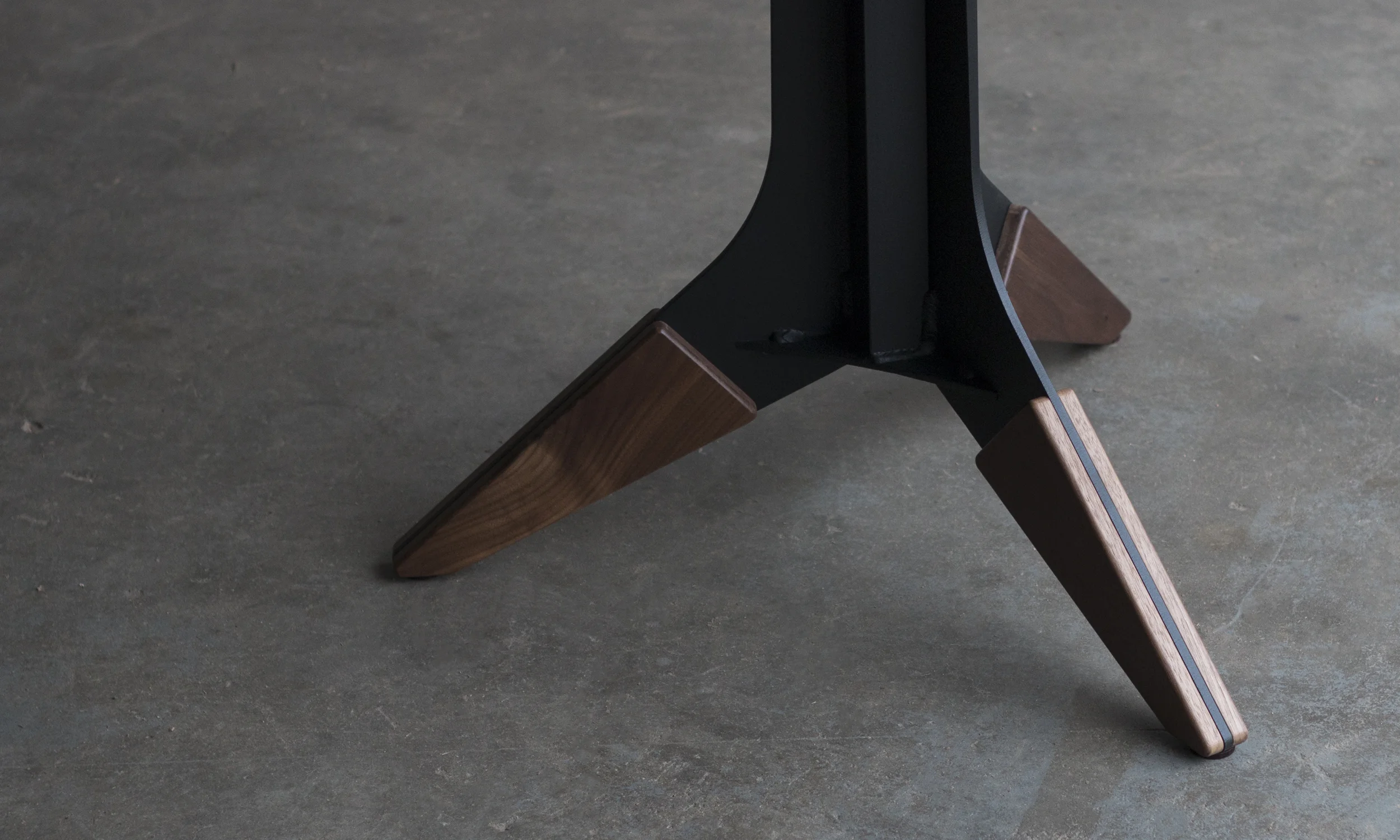 Walton_TallPedestal_2.jpg