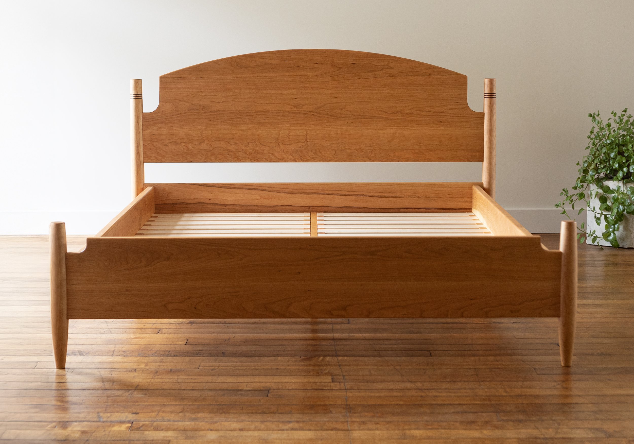 NewCollarGoods_TipladyBed_Cherry_A.jpg