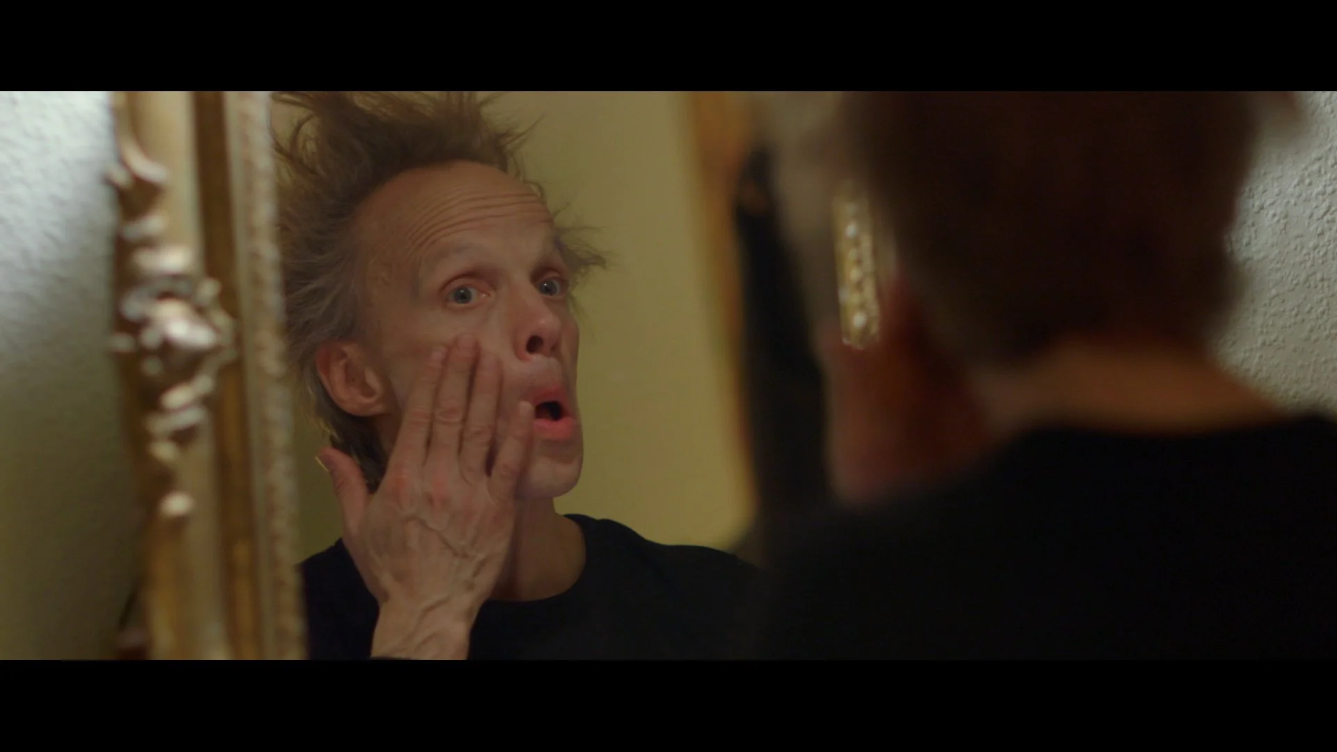 05-clown-screen-03-hd.jpg