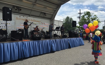 The Cheaters performing their sound check song. P hoto courtesy of Sean McCall.