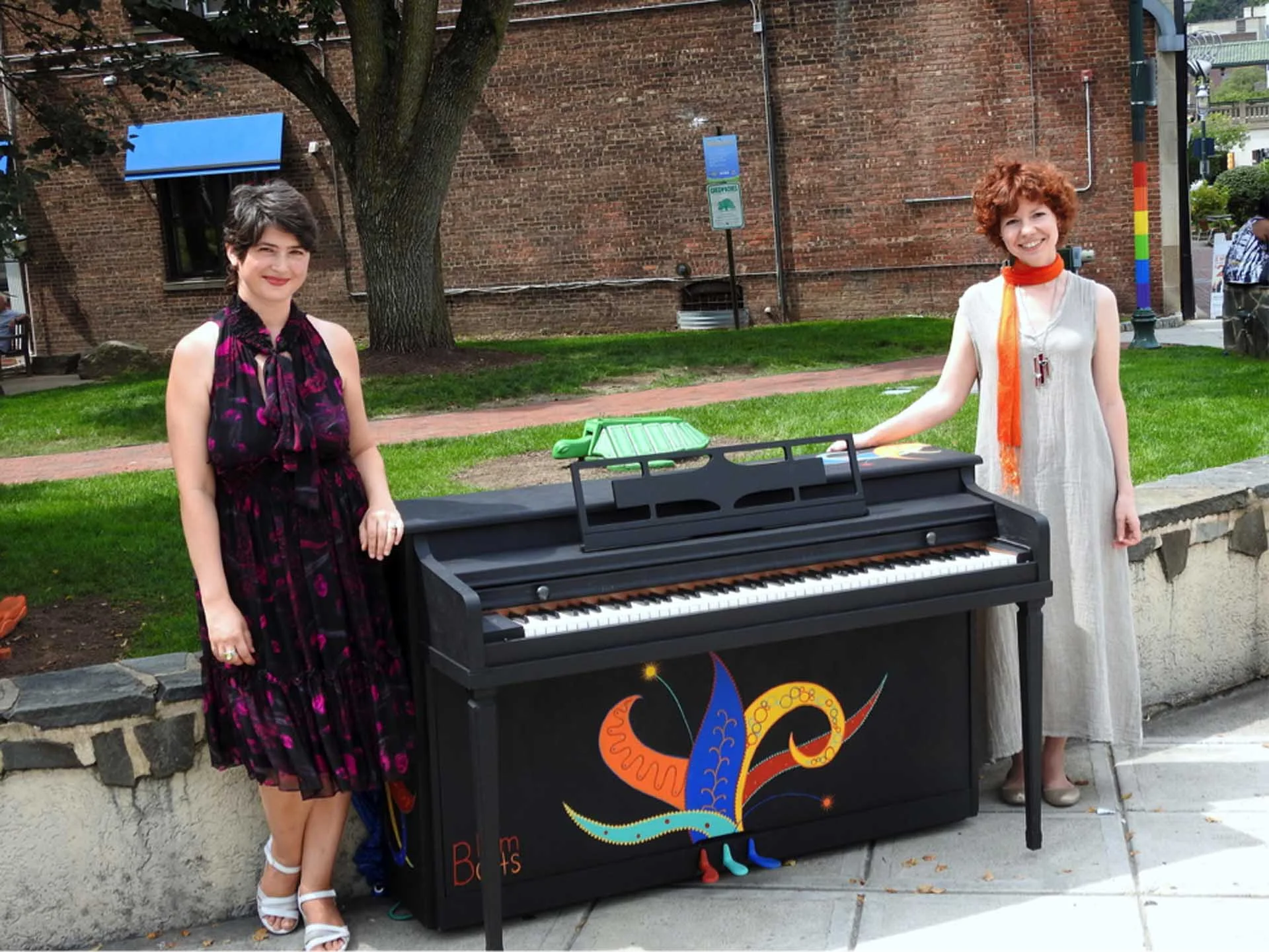 Elina Rosenblum and Veronika Hapco.jpg
