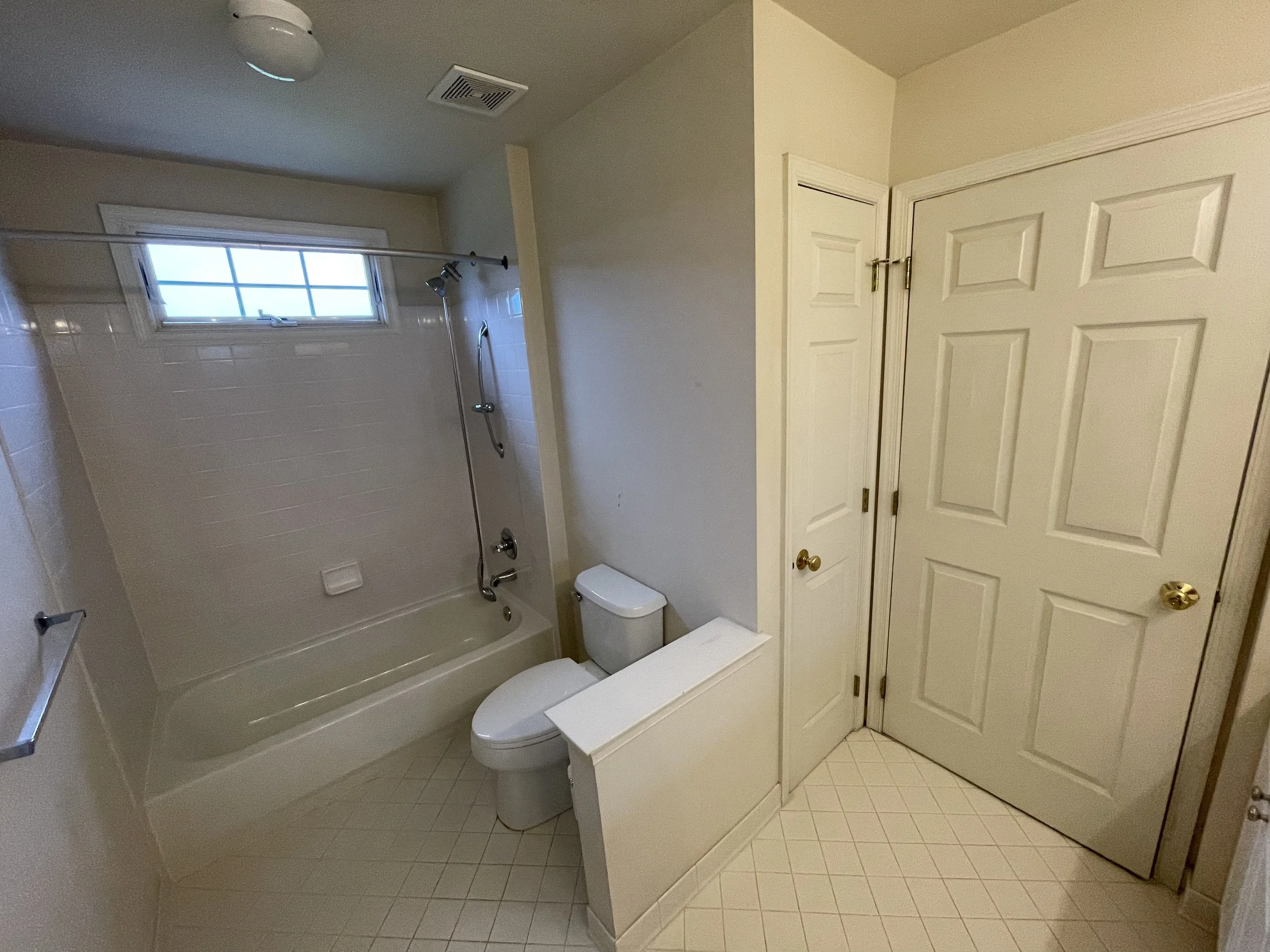 Reston JJ bath before geotek 2.jpeg