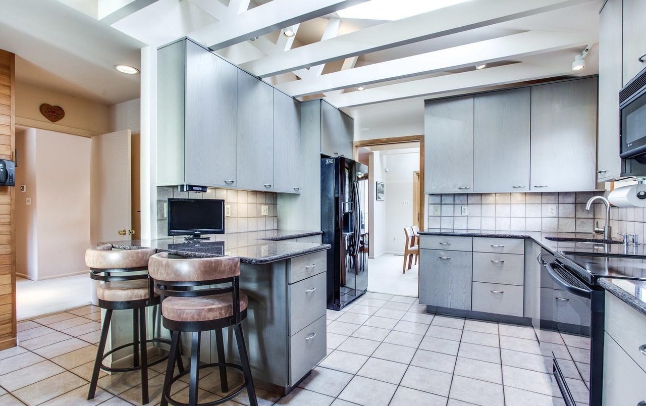 vienna+hr+kitchen+before+2.jpg