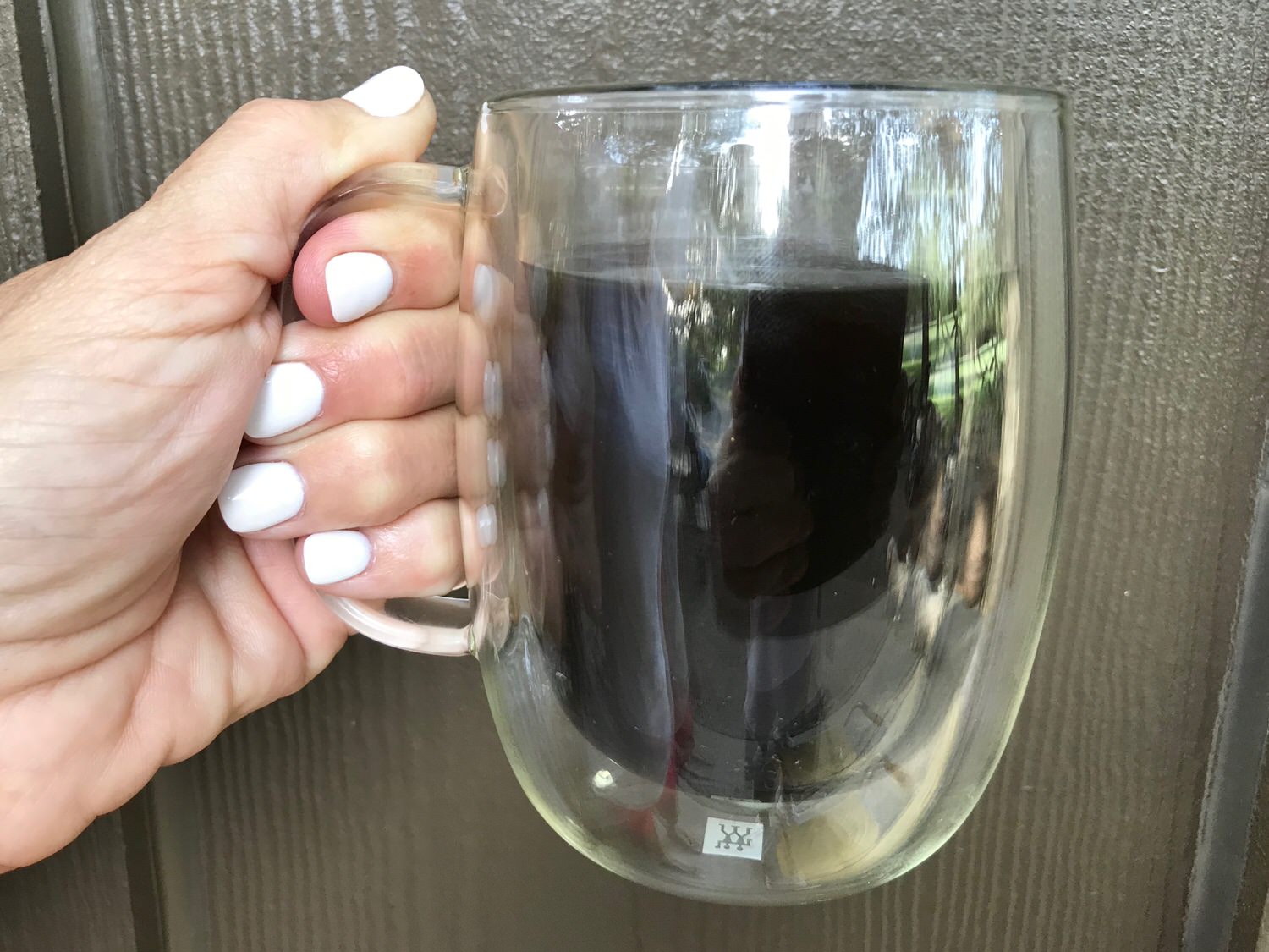 Comfortable ergonomic handle on the ZWILLING J.A. Henckels 12 oz coffee mug