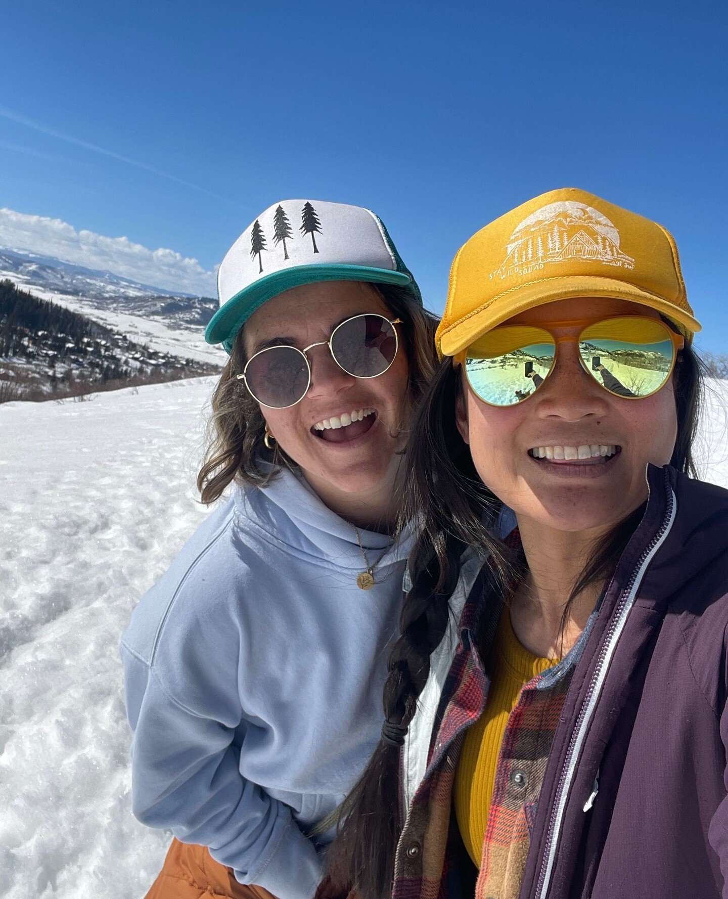 Sundays are meant for spring hikes in the sun! 🌞 // ⁠
-⁠
-⁠
-