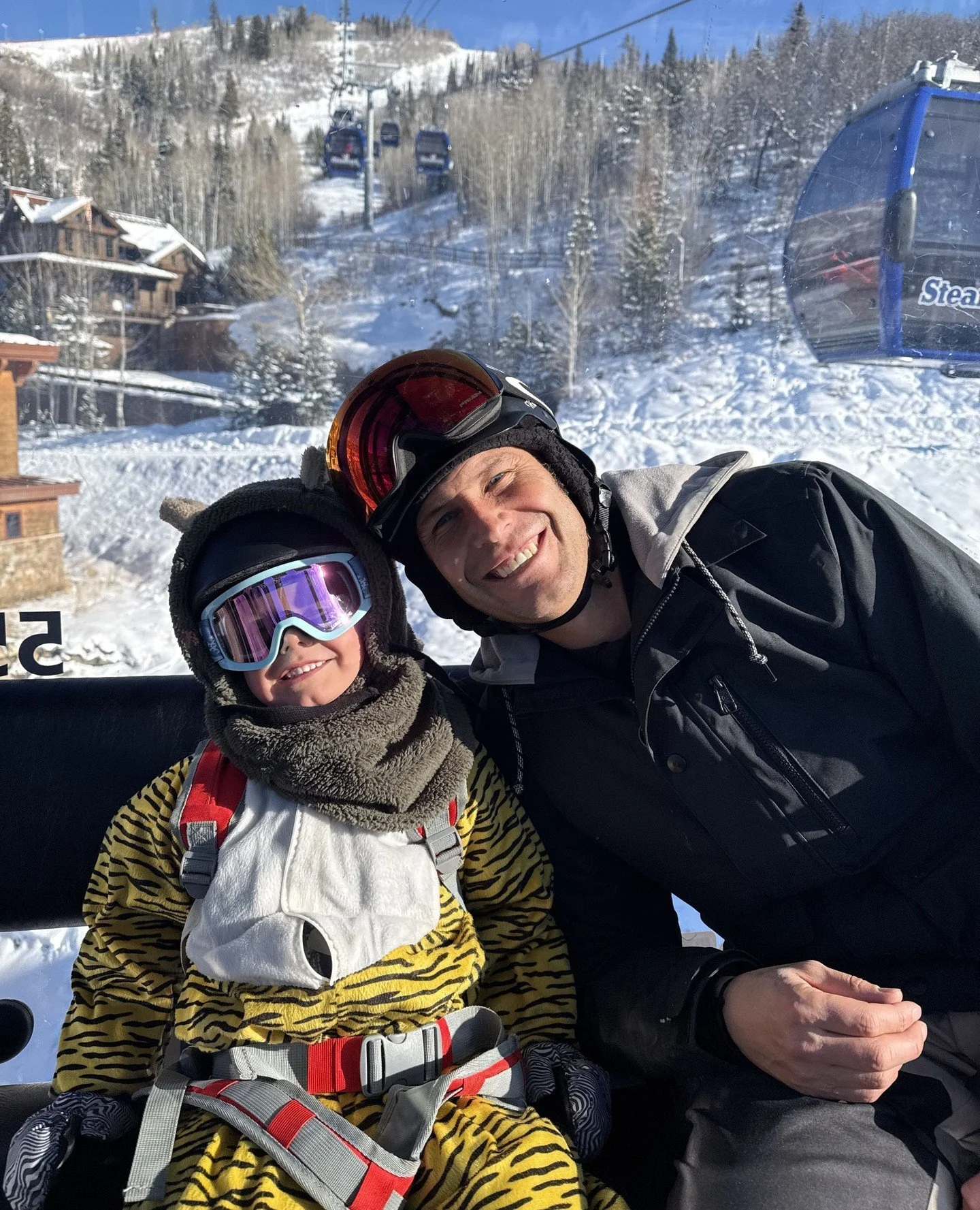 Riding into the weekend like ⛷️🚠 // celebrating that we have some fresh  snow on the mountain! ⁠
-⁠
-⁠
-