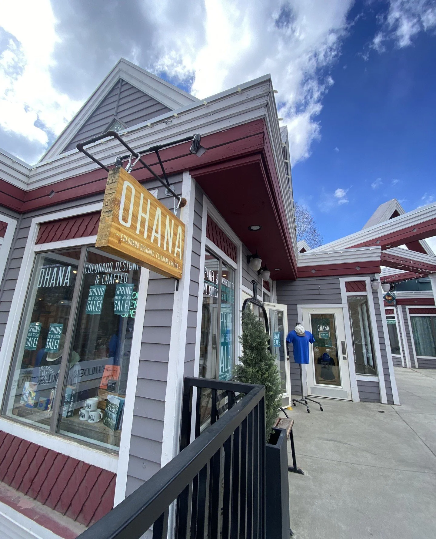 Spring snaps from our Breck shop // a little bit of sun &amp; a little bit of snow🌷🏔️⁠
-⁠
-⁠
-