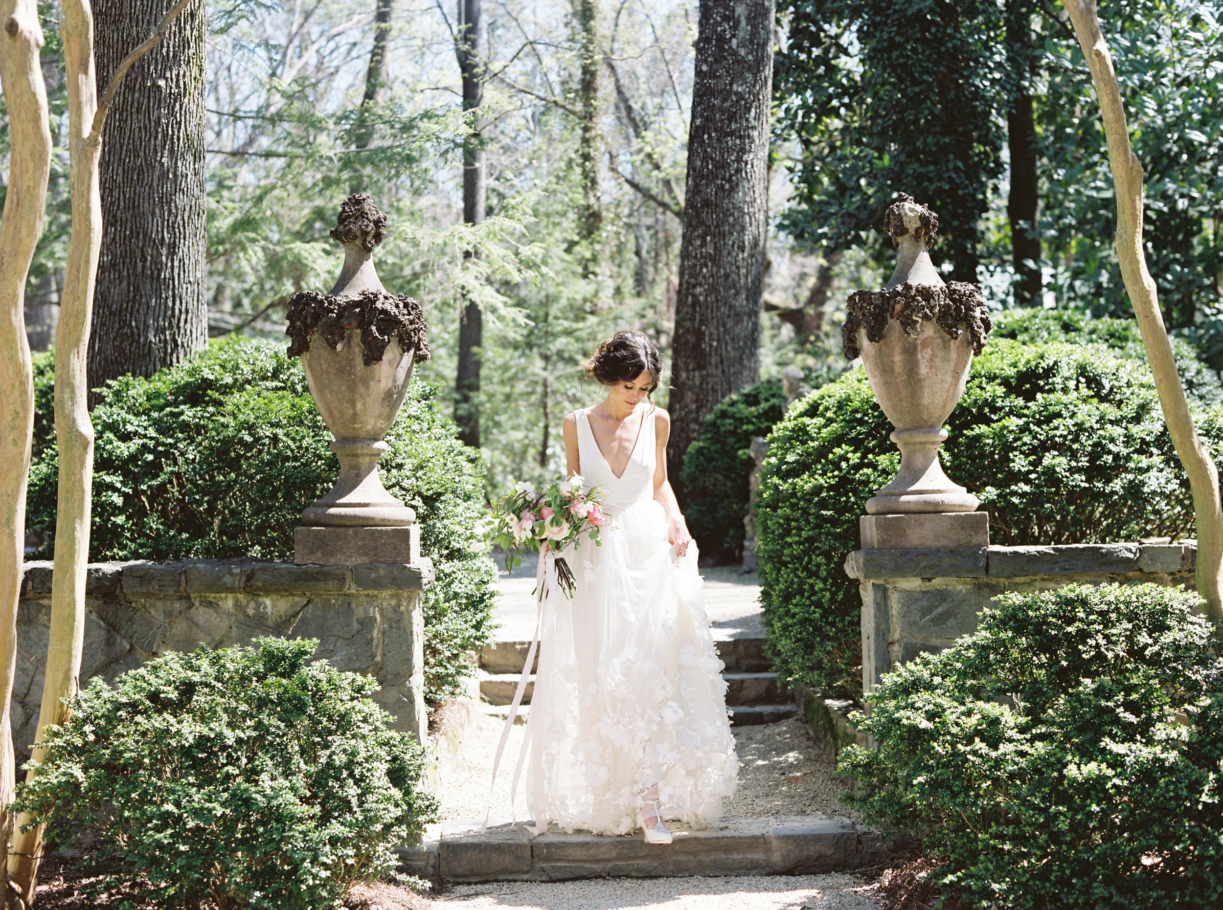 Paper Goods & Calligraphy: Spurlé Gul Studio | Photography: Simply Sarah Photography | Planning & Creative Direction: Elleson Events | Venue: Swan House