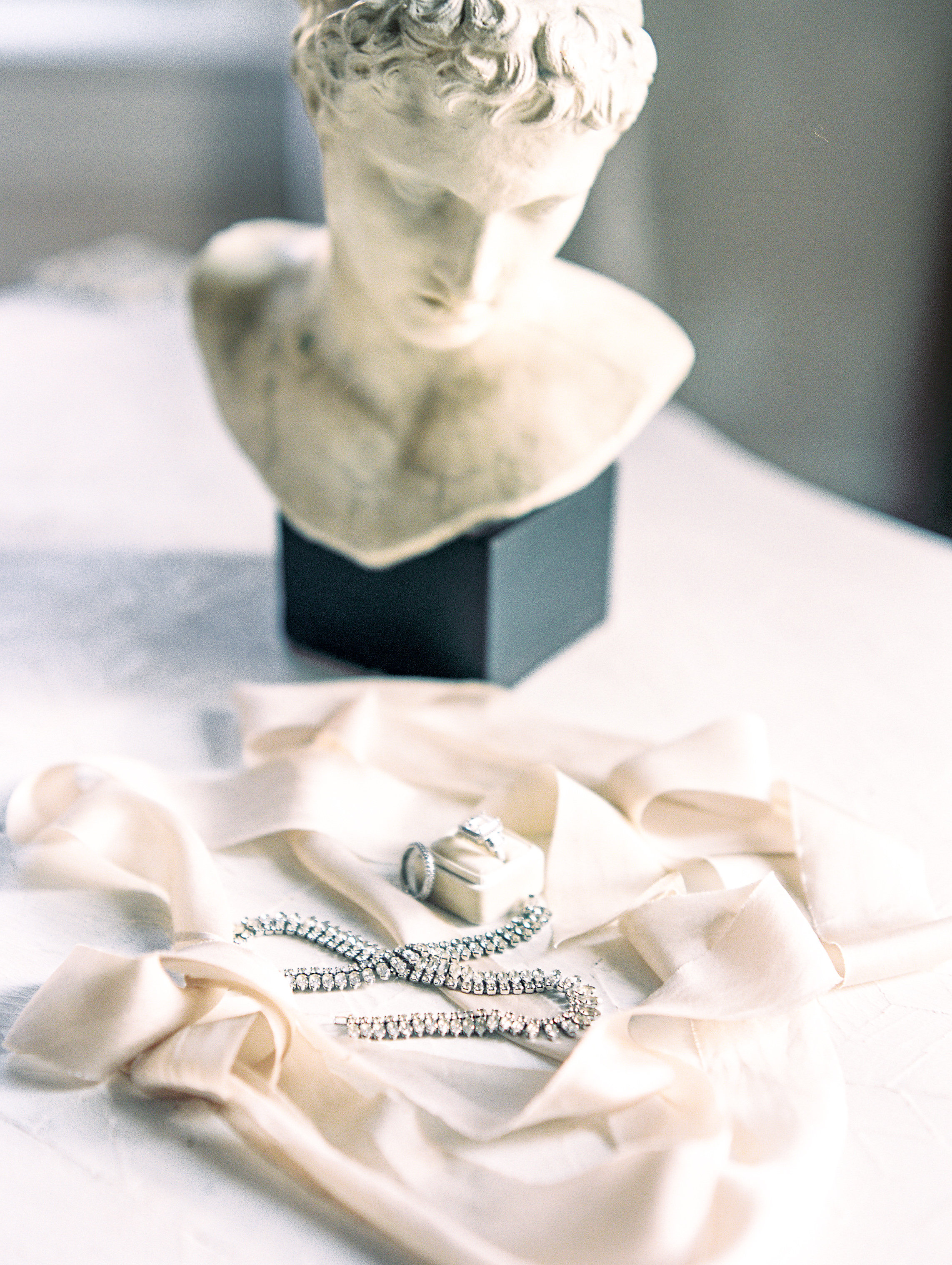 Photography: Lissa Ryan Photography | Planning: The Velvet Veil | Paper & Calligraphy: Spurlé Gul Studio | Ring: Pave Jewelers