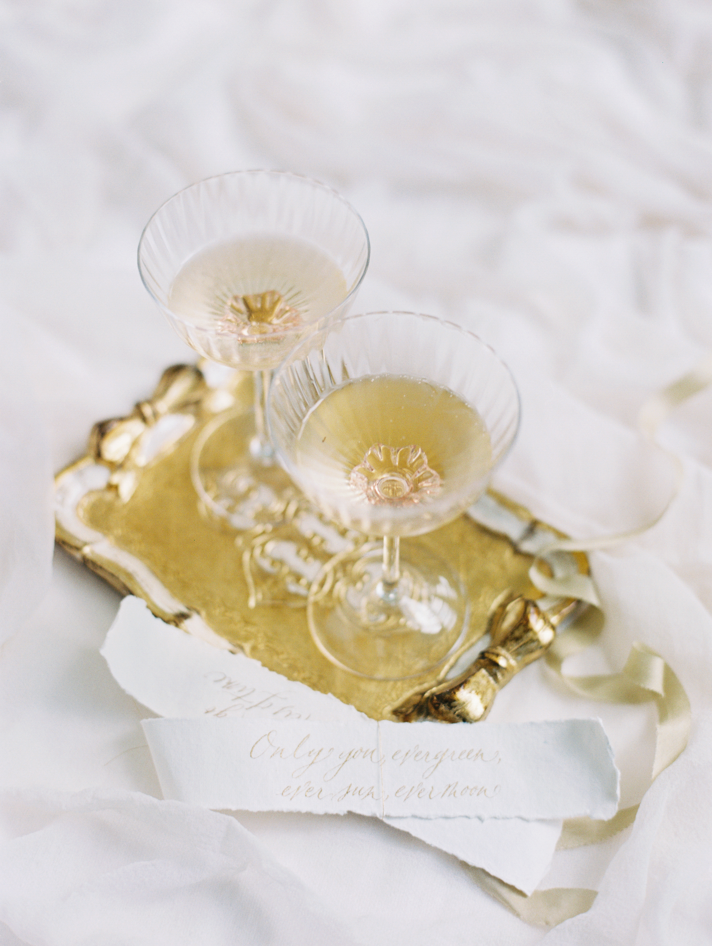 Photography: Lisa Ziesing with Abby Jiu Photography | Planning & Styling: Lauryn Prattes Styling and Events | Handmade Paper & Calligraphy: Spurlé Gul Studio