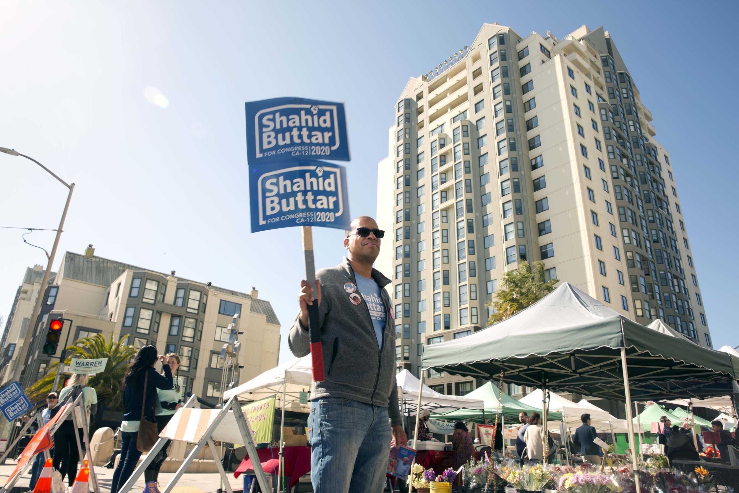 Brett Wilkins at a farmer's market in the Fillmore District