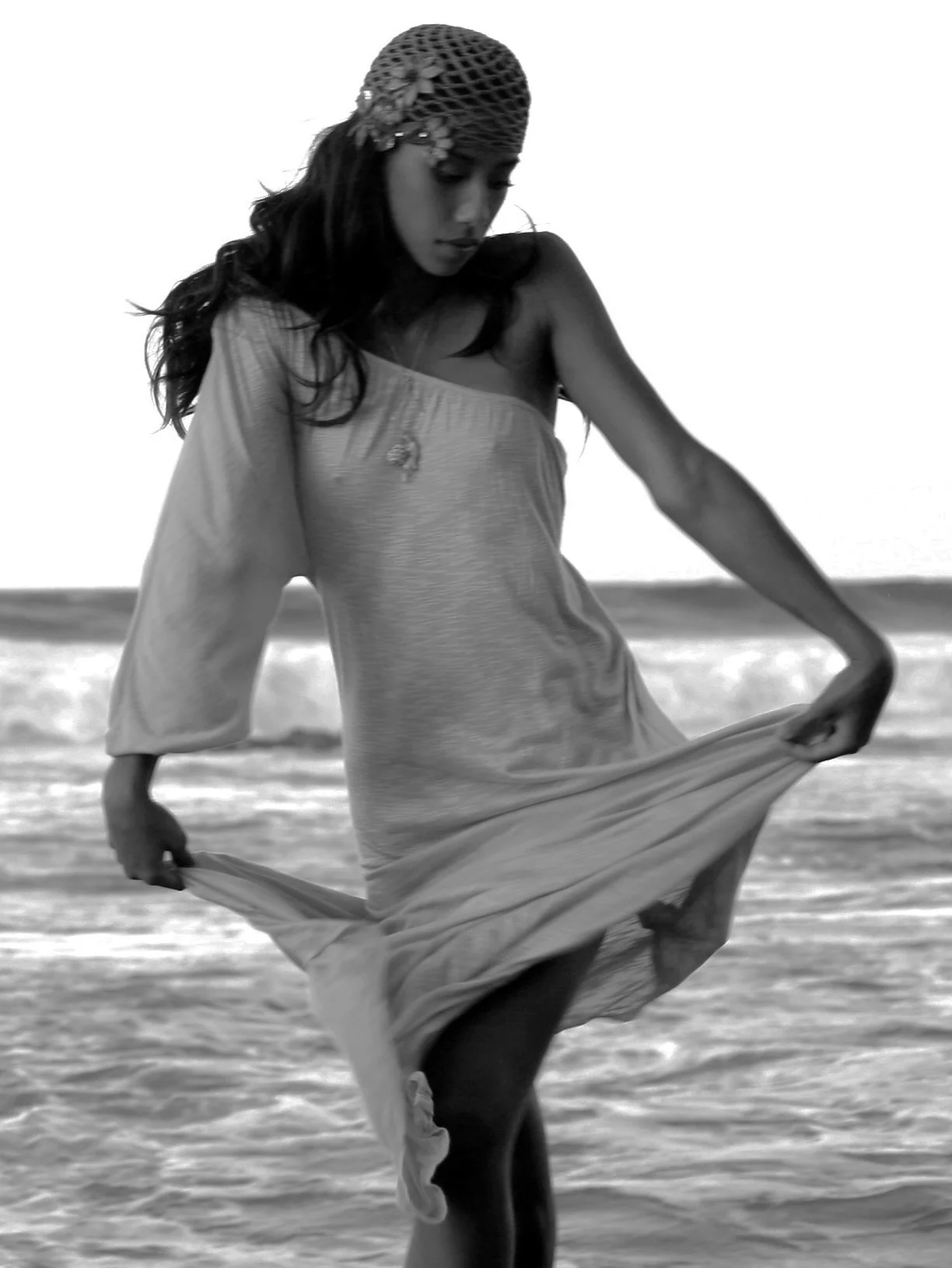INDAH_6095BW_crop copy.jpg