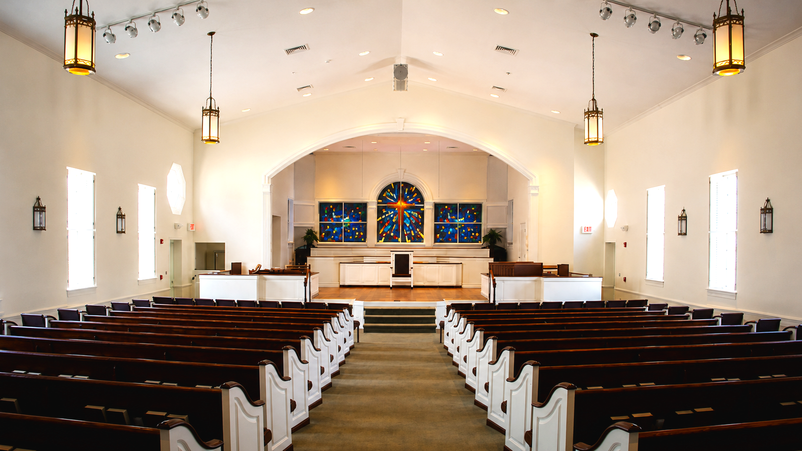 Picture of the main sanctuary of East Ridge Presbyterian Church