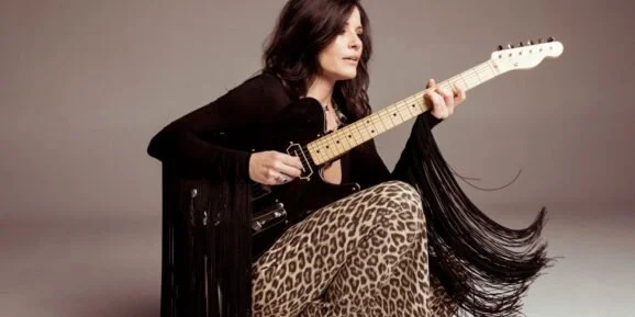 Glide: SHANNON MCNALLY GOES ALL IN ON WAYLON WITH KILLER BAND ON ‘THE WAYLON SESSIONS’ (ALBUM REVIEW)