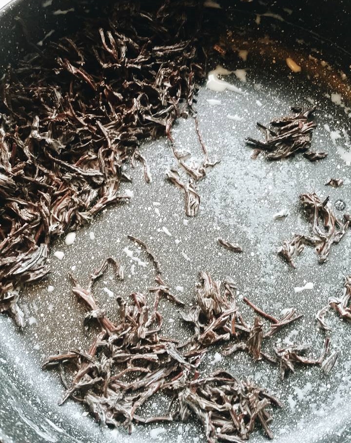 Here are my tea leaves, post milk!