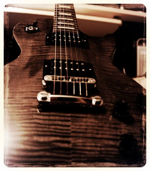 LesPaul1.webp