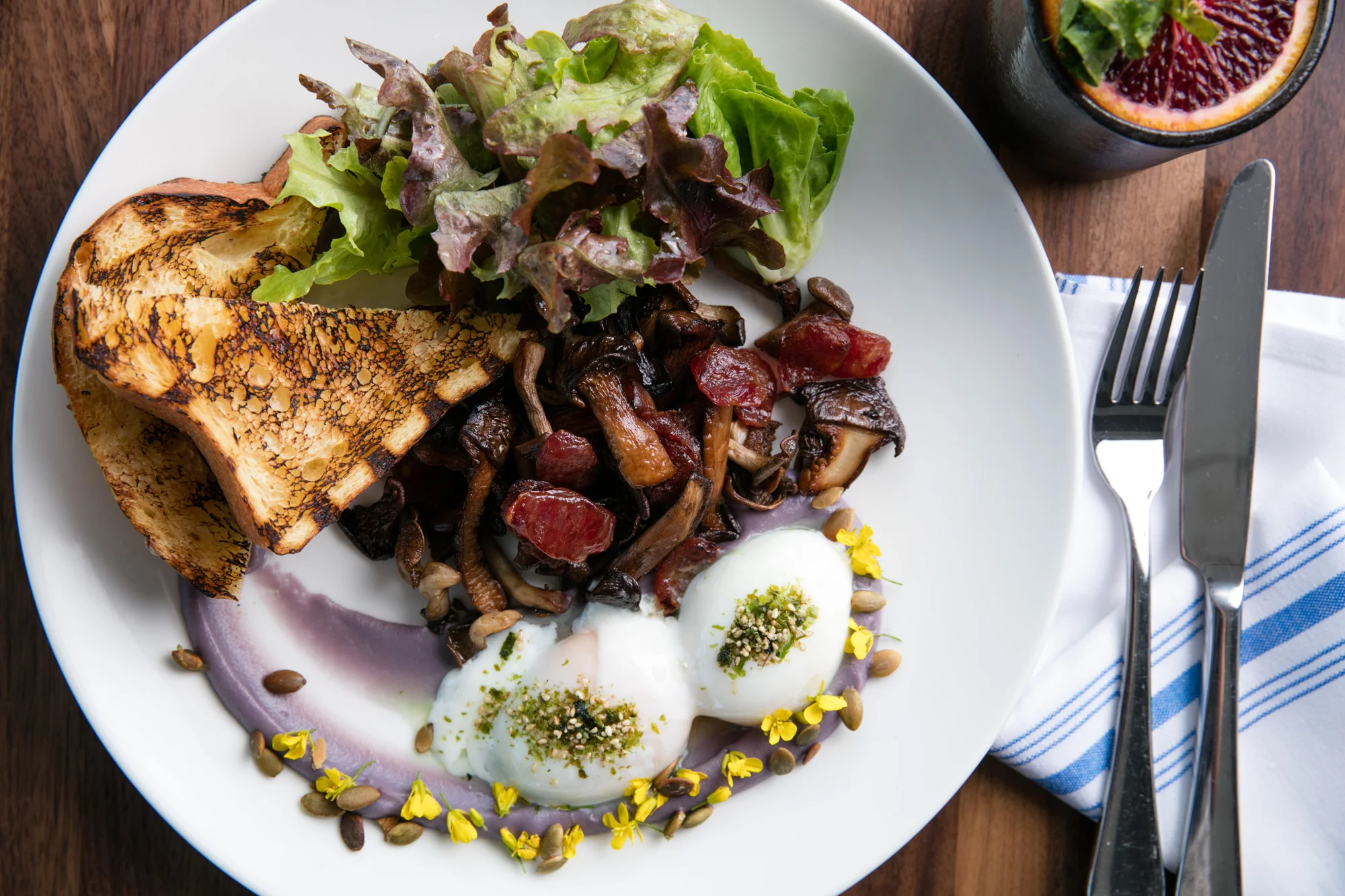  smoked honshimeji and king oyster mushrooms 