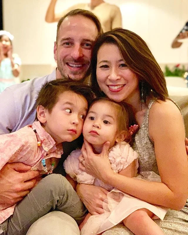 Happy Holidaze and Merry Xmas from tropical (very hot!) Singapura... 🌴🎄⭐️ missed our obligatory Santa pix this year 😱🎉 ____

#familyphoto #xmasphoto #ohana #kidsofinstagram #funnykids #xmas2018 #tropicalchristmas