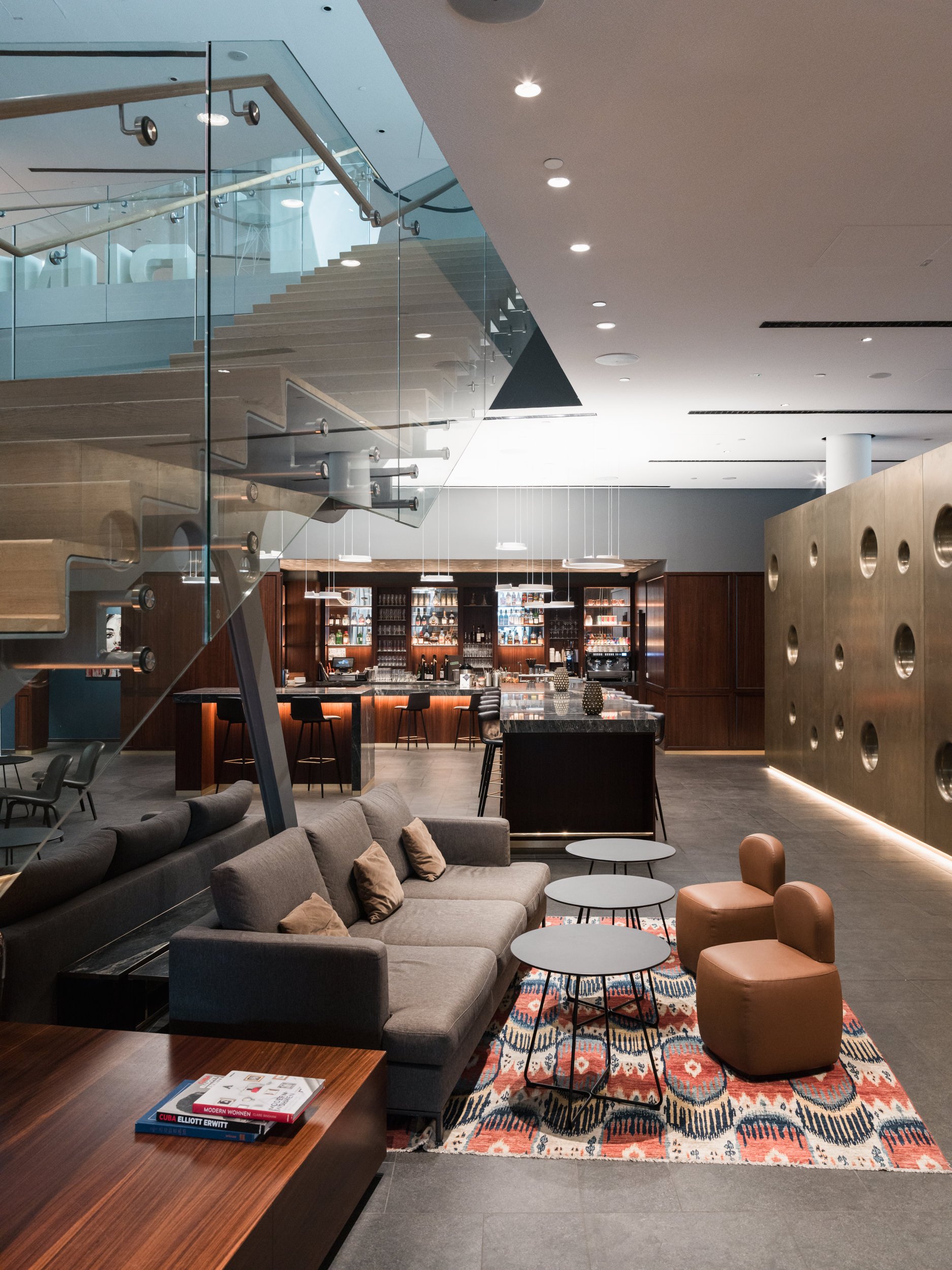 Lobby & Bar · Hyatt Regency Vienna 