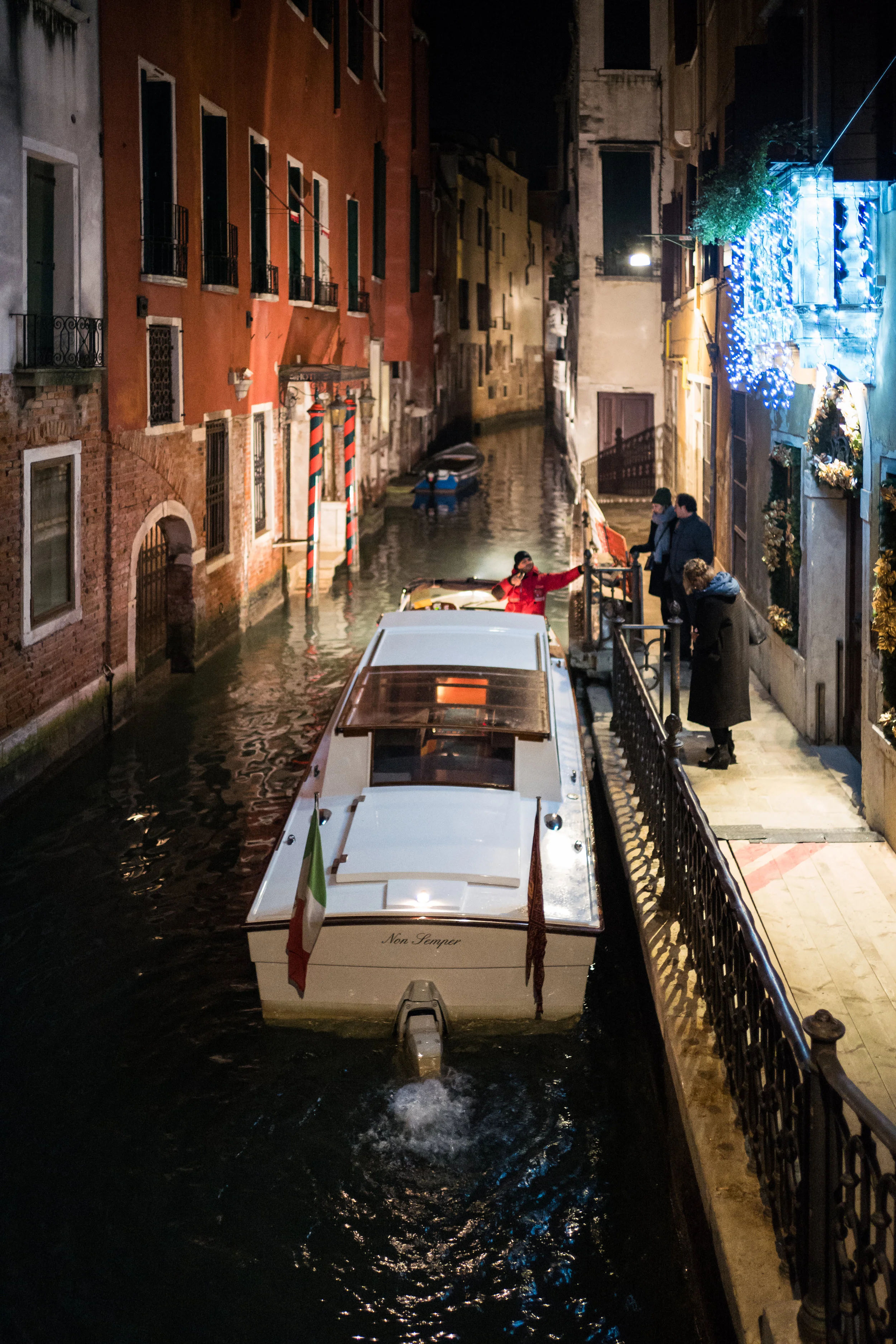Somewhere near Ponte di Rialto · Postcard from Venezia (Copy)