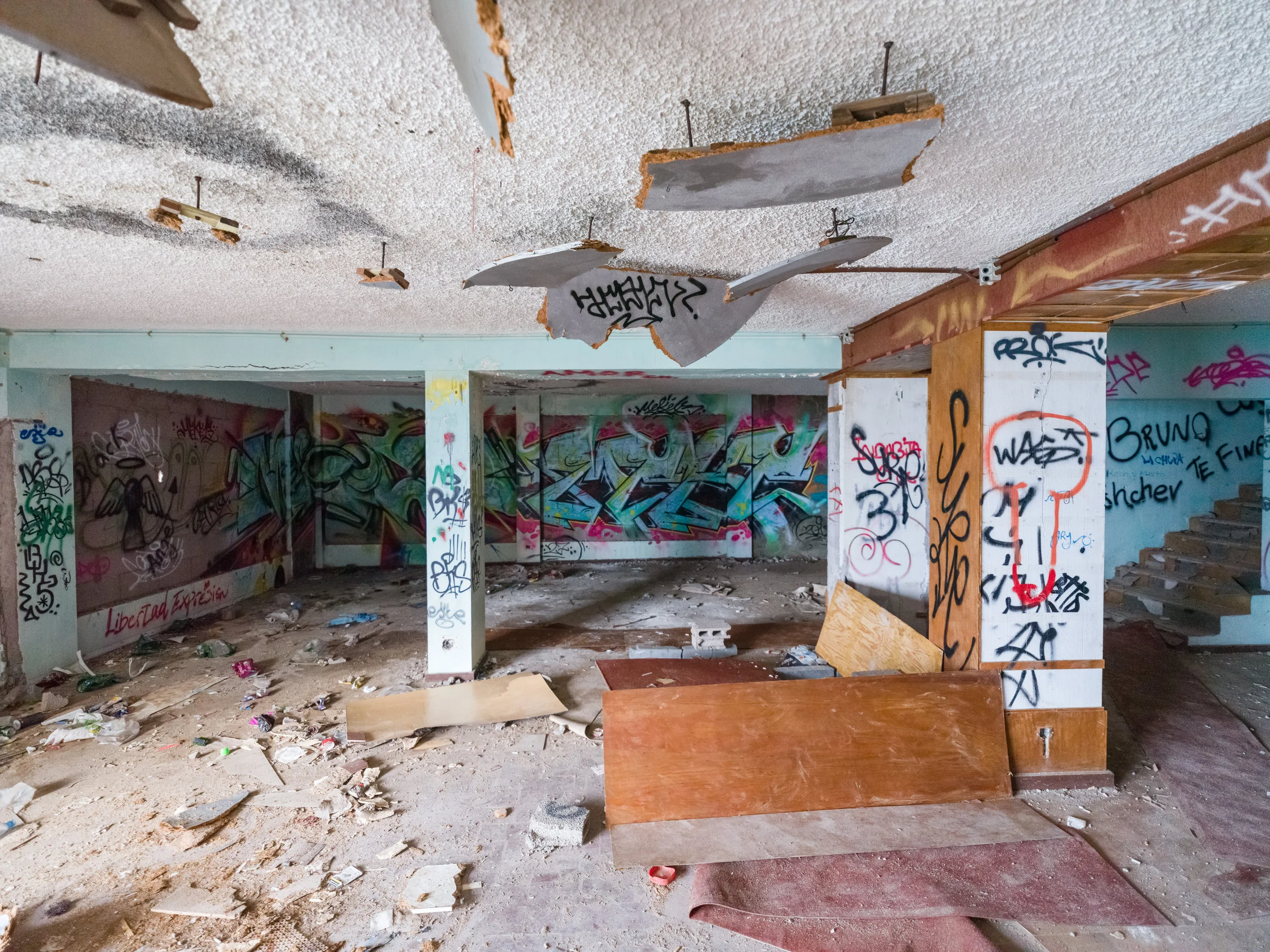 Paradise Lost · Hotel Neptuno, Punta del Hidalgo