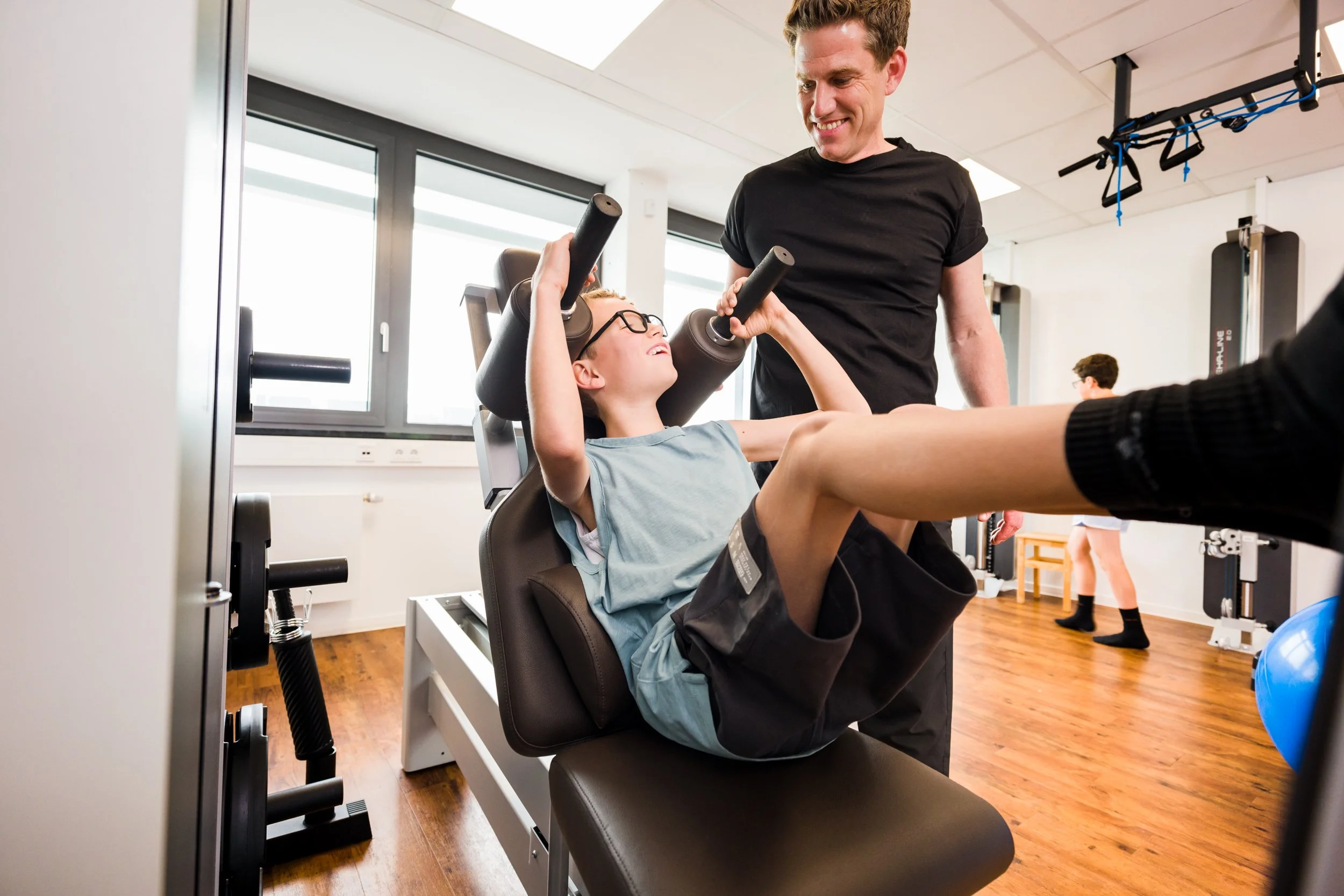 Krafttraining für Kids, Beinstrecker · Prophysio Praxis Bietigheim (Copy)