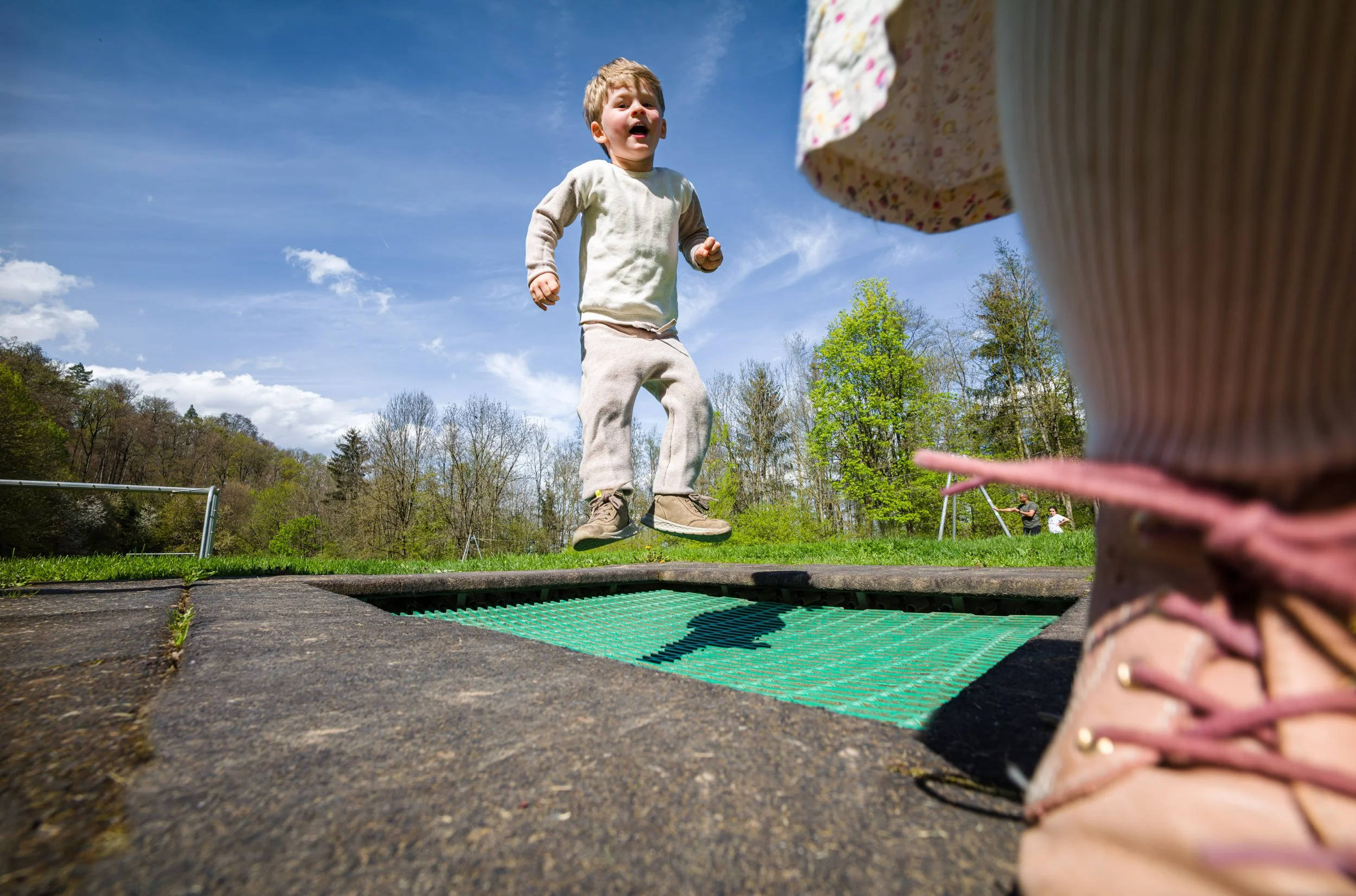 kids-in-the-air-.jpg (Copy)