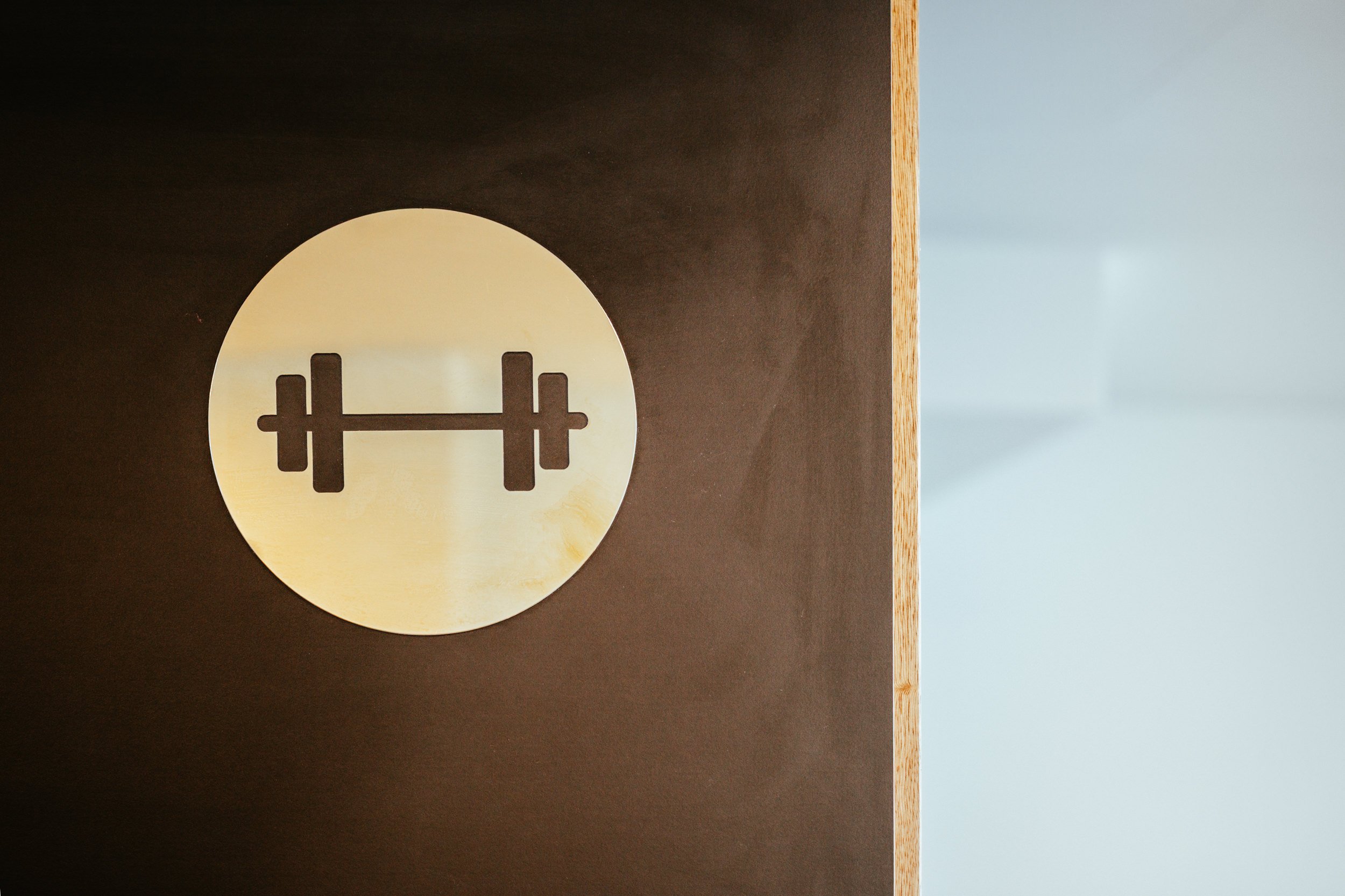 Schild Gym Mooons Vienna