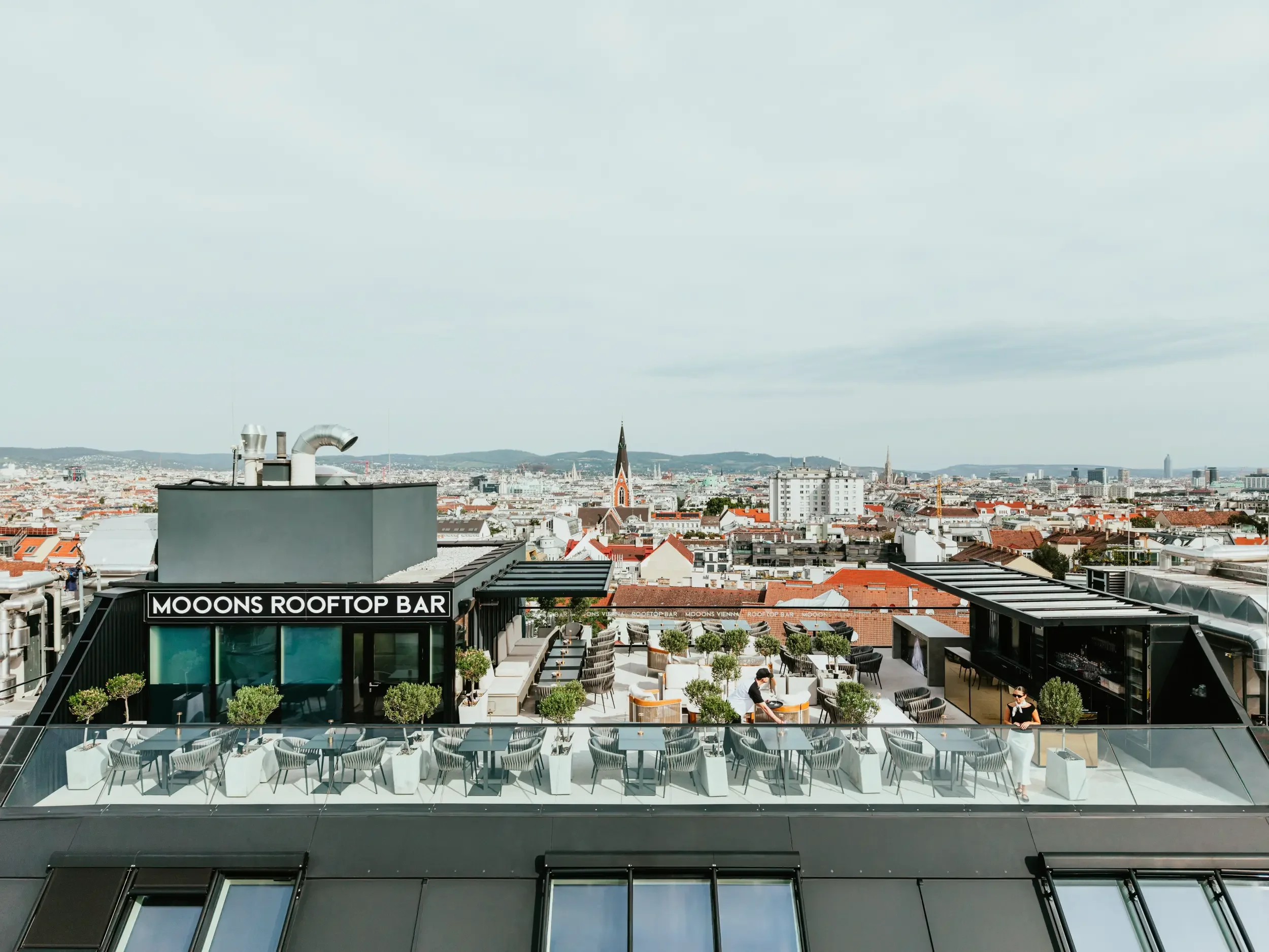 MOOONS Vienna Rooftop Bar mit Blick über die Wiener Innenstadt